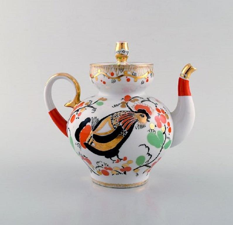 Mid-20th Century Imperial Lomonosov Porcelain Factory, Soviet Union, a Pair of Teapots, 1960s