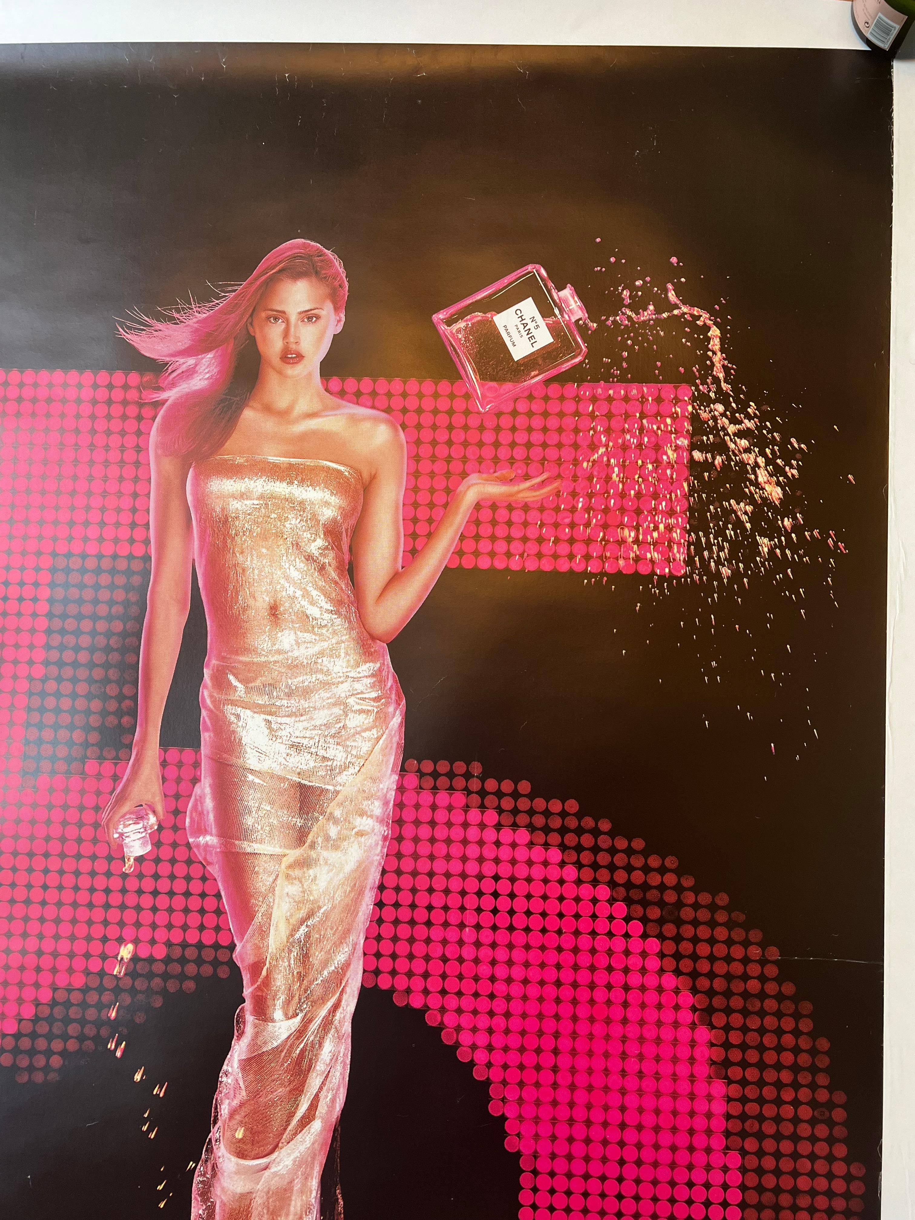 El infame Vestido Rojo Chanel nº 5 de Jean-Paul Goude 2001 Moderno en venta
