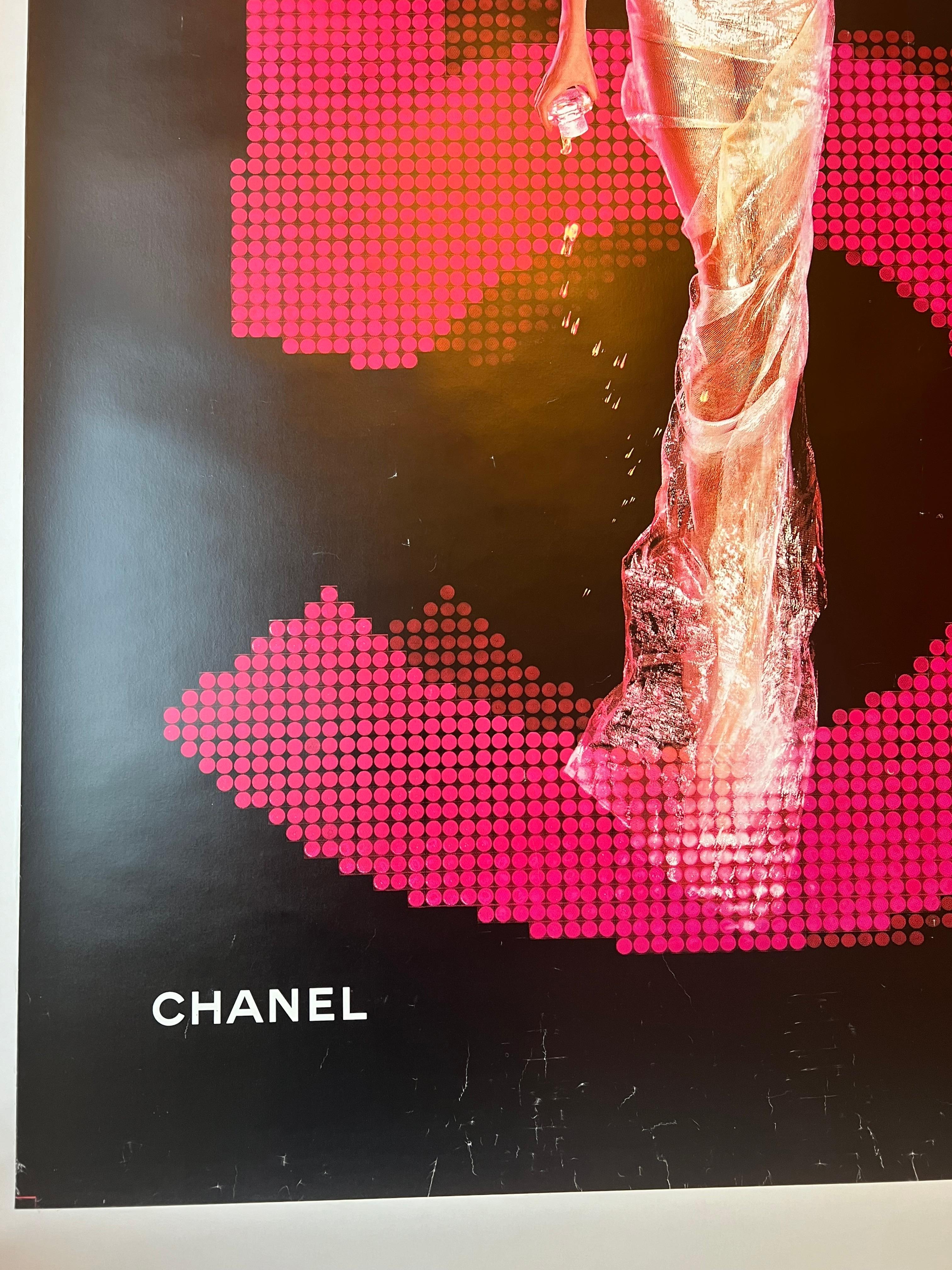 El infame Vestido Rojo Chanel nº 5 de Jean-Paul Goude 2001 Hecho a máquina en venta