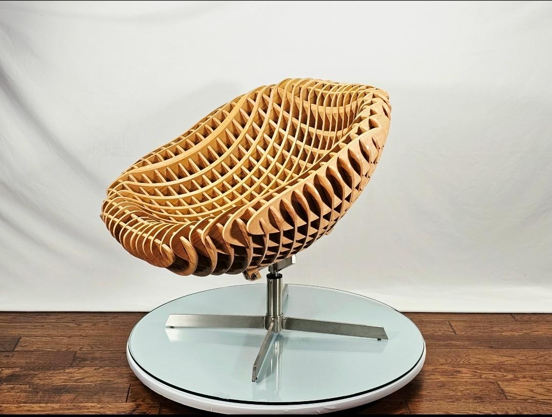 Moderne L'infâme fauteuil pivotant Wisteria Nexus AKA Waffle en vente