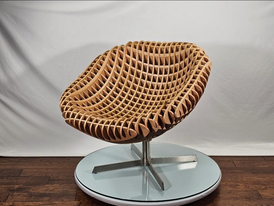 L'infâme fauteuil pivotant Wisteria Nexus AKA Waffle Bon état - En vente à Waxahachie, TX