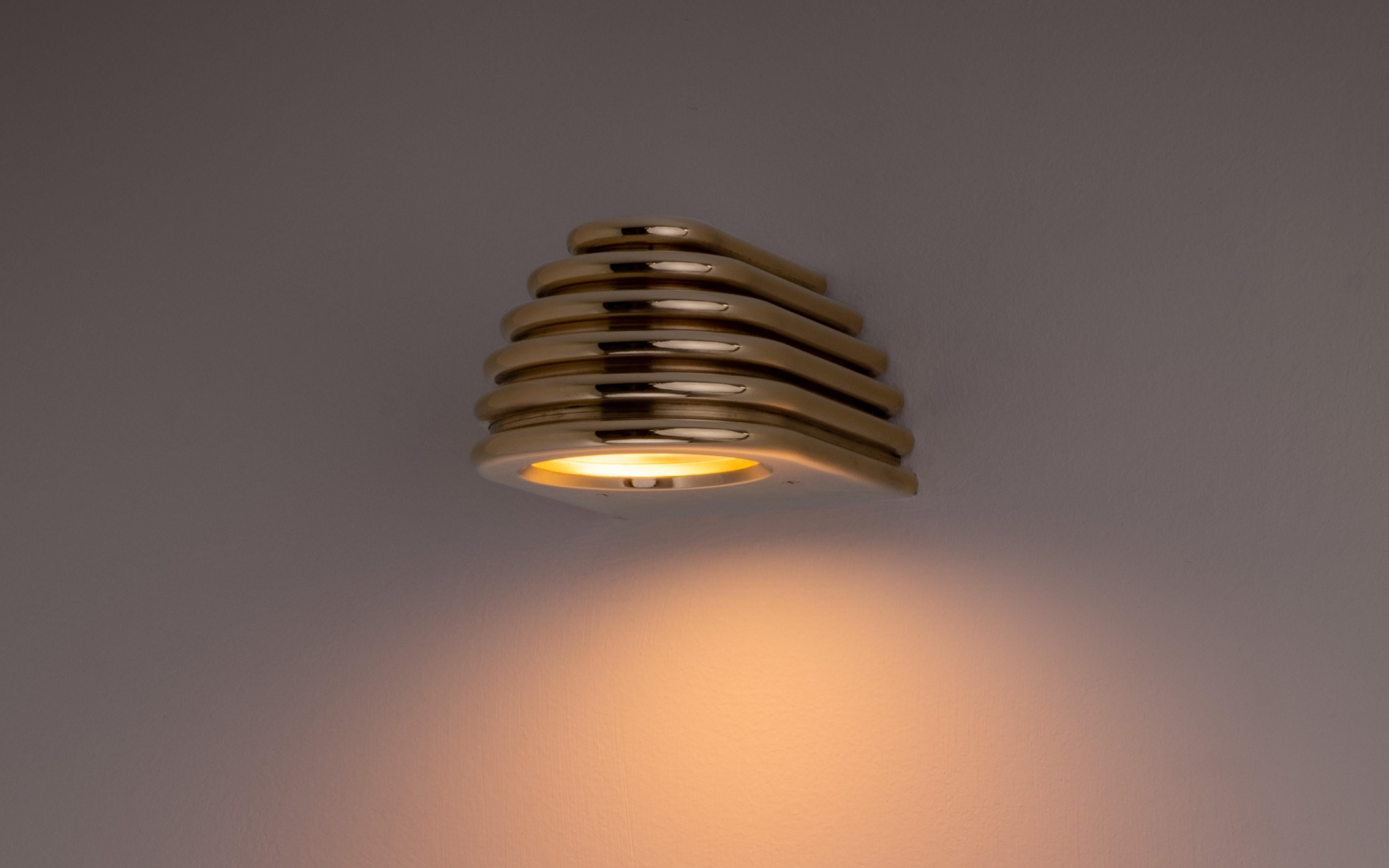 Contemporary The Insulator '0' Sconce in polished brass by NOVOCASTRIAN made in Great Britain For Sale