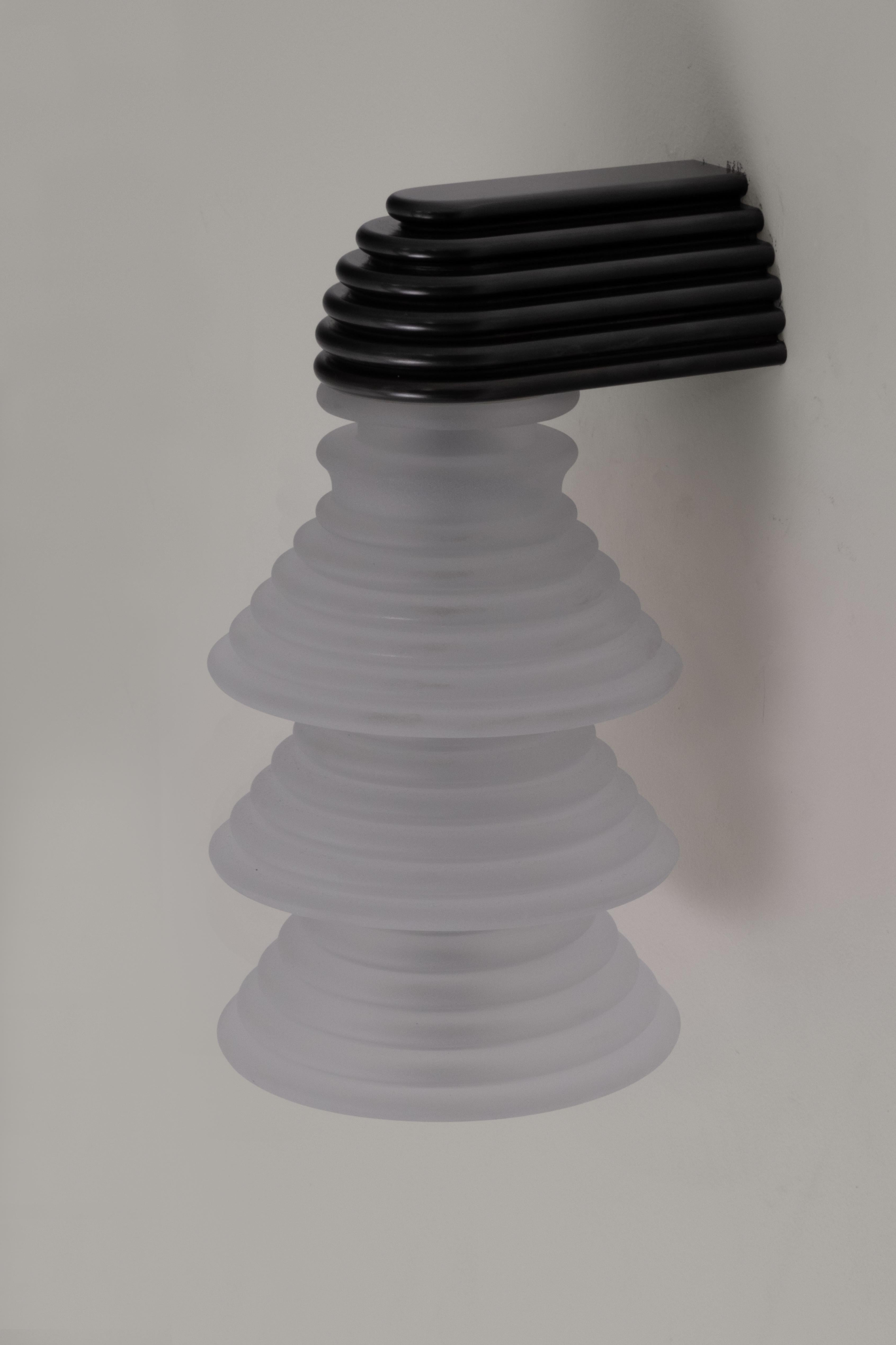 L'applique Insulator '3A' in ottone scuro e vetro smerigliato di Novocastrian In condizioni Nuovo in vendita a Washington, GB
