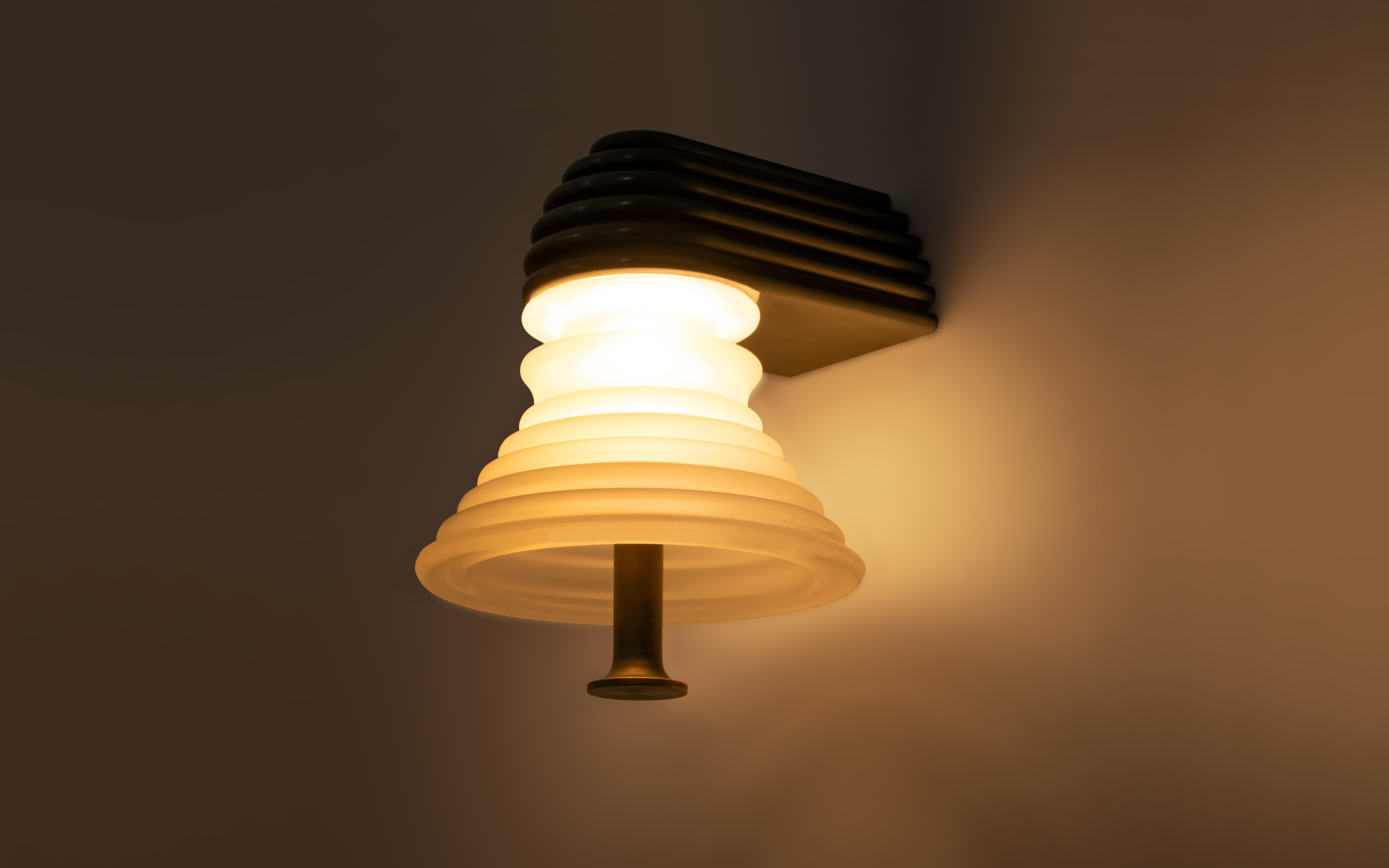 L'apparecchio di illuminazione 