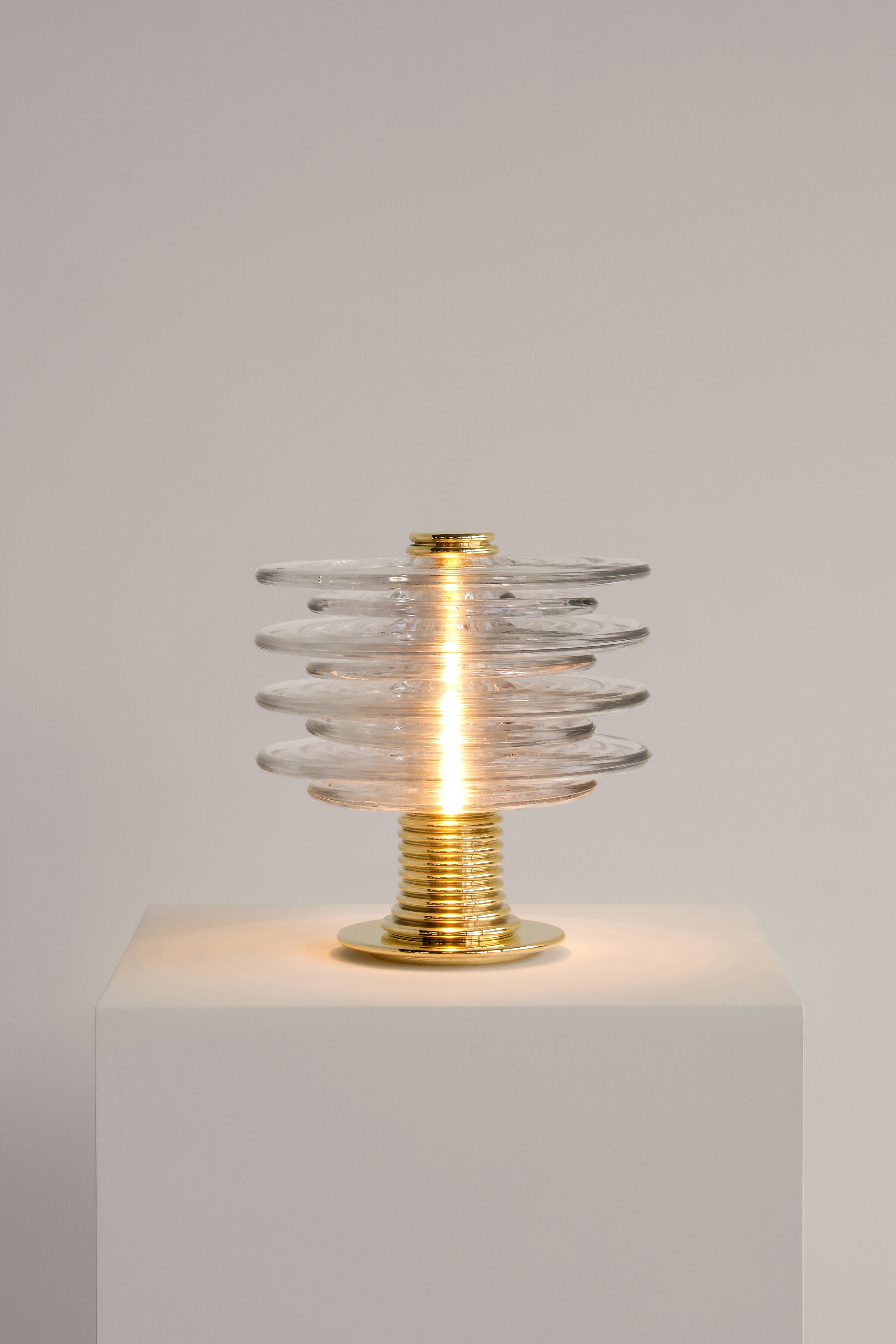Lampada da tavolo Insulator in ottone lucido e vetro trasparente di Novocastrian In condizioni Nuovo in vendita a Washington, GB
