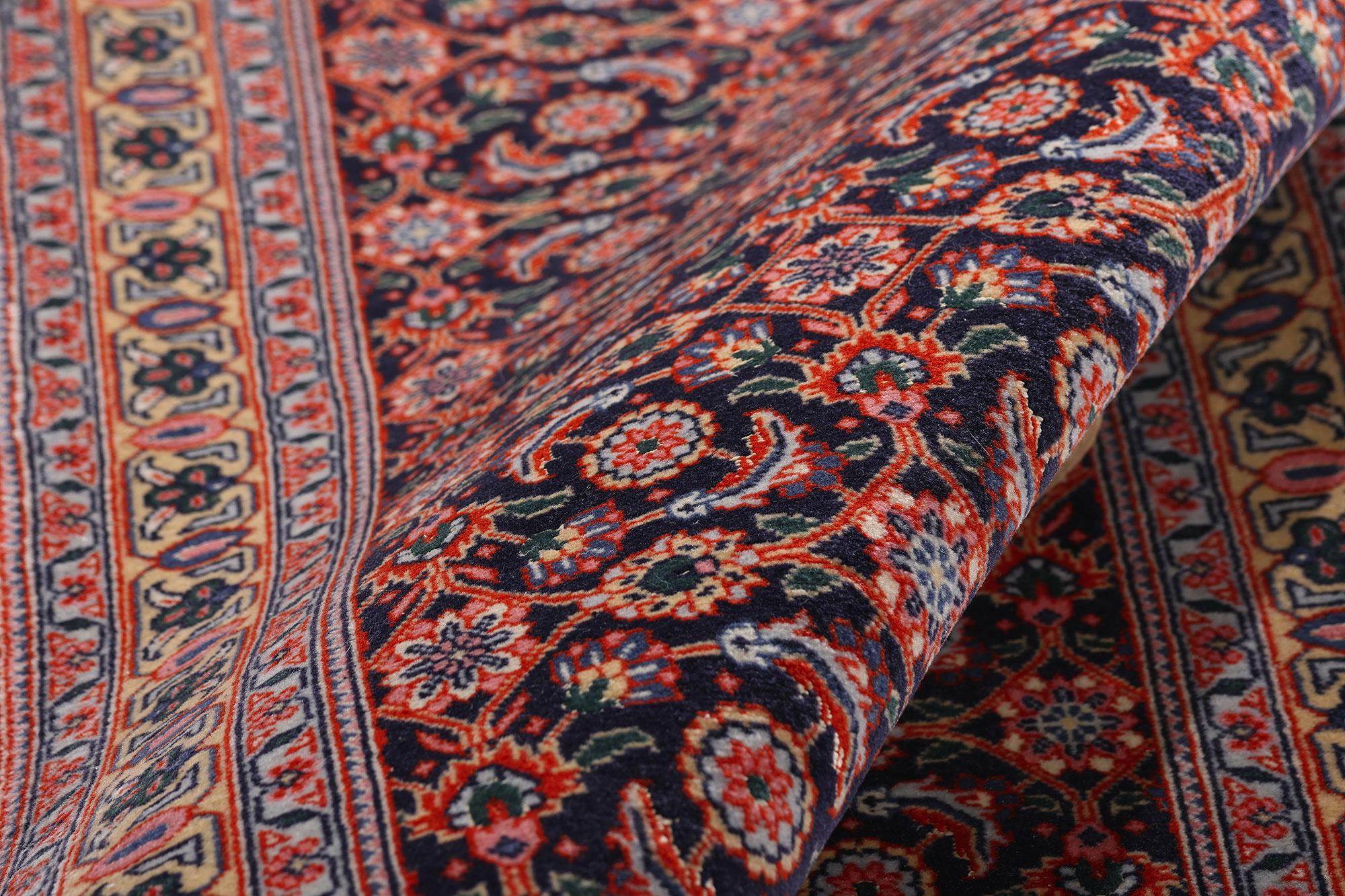 79316 Tapis Vintage By Bijar Runner, 02'07 x 09'07. Tissé dans les montagnes escarpées du Kurdistan, ce chemin de table en laine persane vintage Bijar noué à la main incarne un héritage de force, d'élégance et d'art qui est depuis longtemps célébré