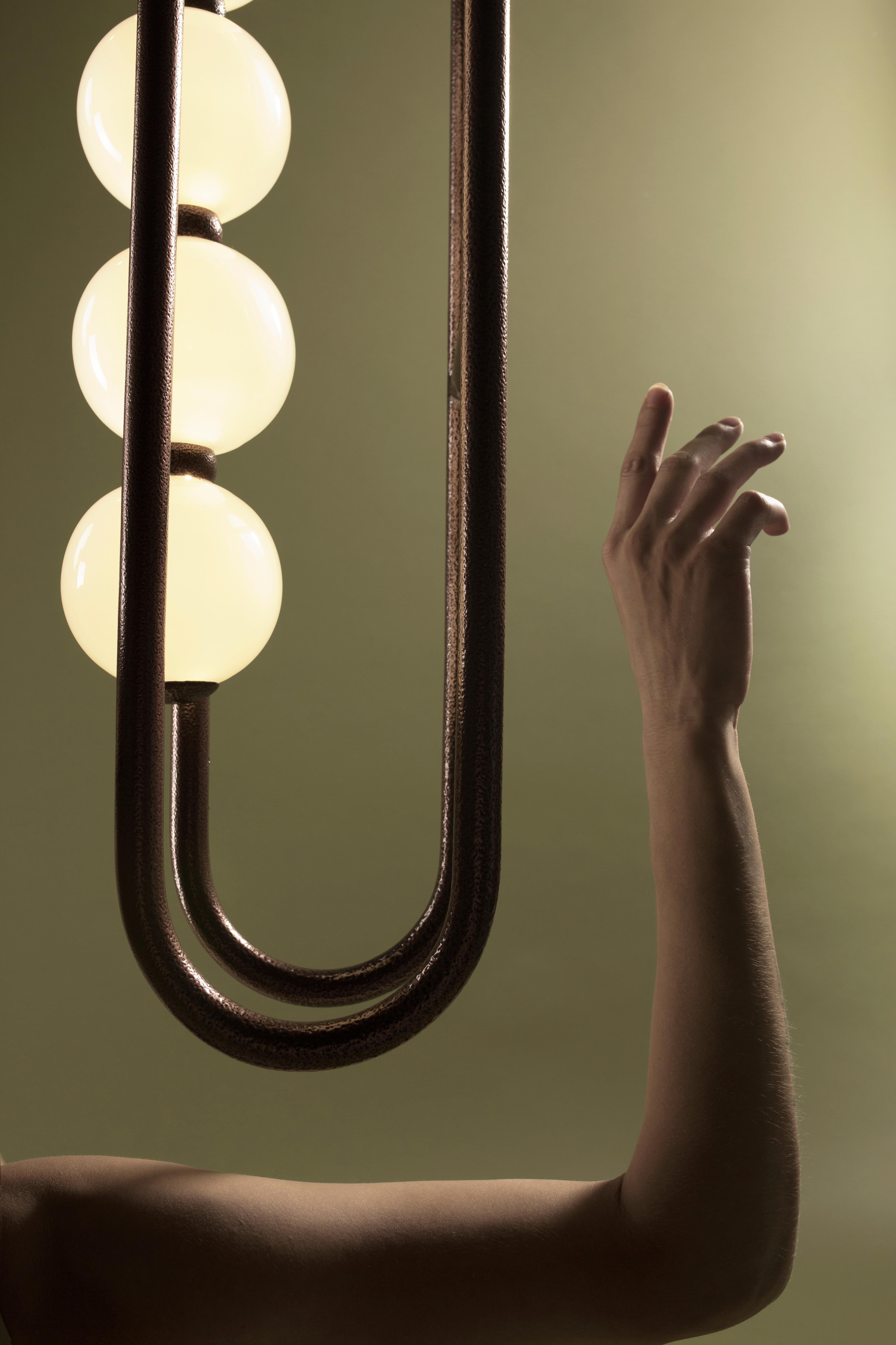 XXIe siècle et contemporain Lampe sur pied J avec LED intégrées et acier fondu poudré en vente