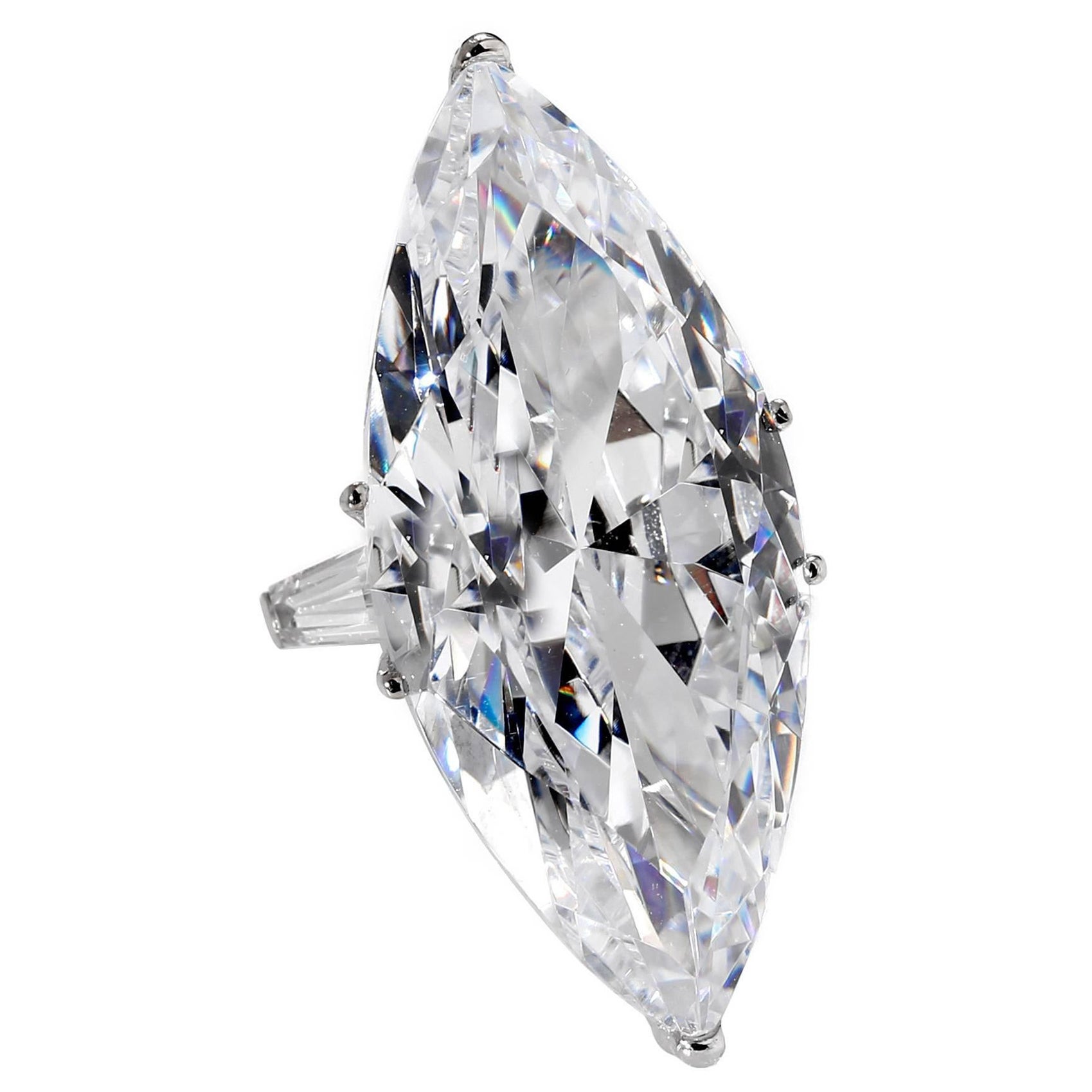 The Jackie O' 40 Karat Marquise D Farbe Man Made Großer Diamantring im Angebot