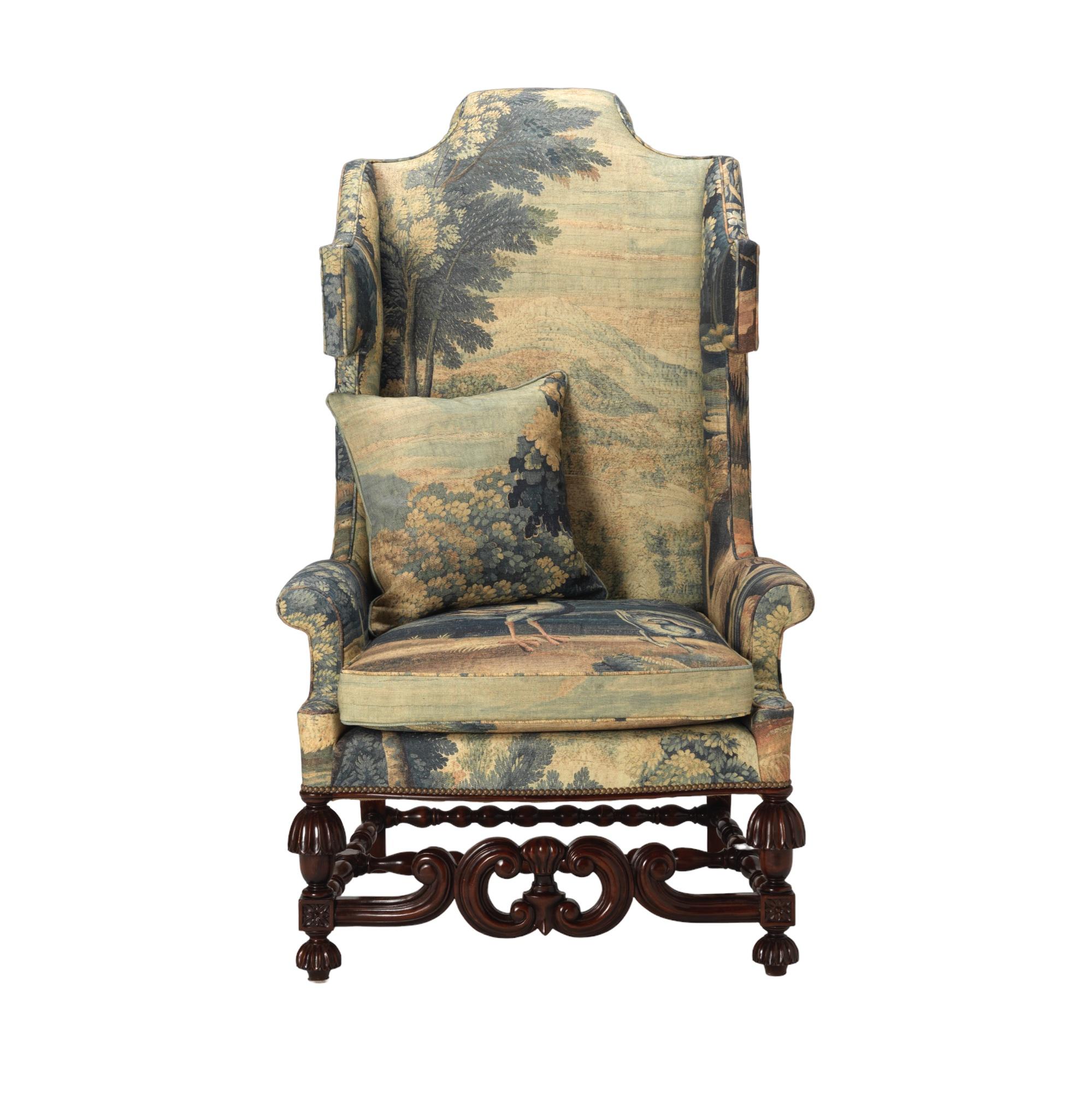 Ein Grand Scale monumentalen Jacobean Design Mahagoni scroll Wing Armchair. Spezialist im Alter poliert. Zu beziehen mit einem Material nach Wahl des Kunden.