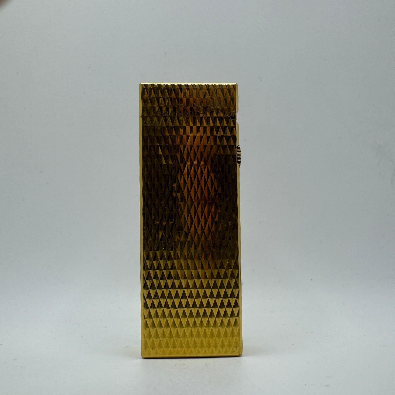 The James Bond  Iconic Vintage & Elegant Dunhill 18K Gold Plated Circa 1980s In Excellent Condition For Sale In New York, NY