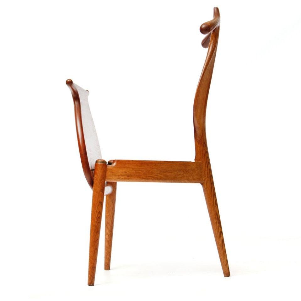 The JH 250 Valet Chair by Hans J. Wegner for Johannes Hansen, 1953 In Fair Condition For Sale In Sagaponack, NY