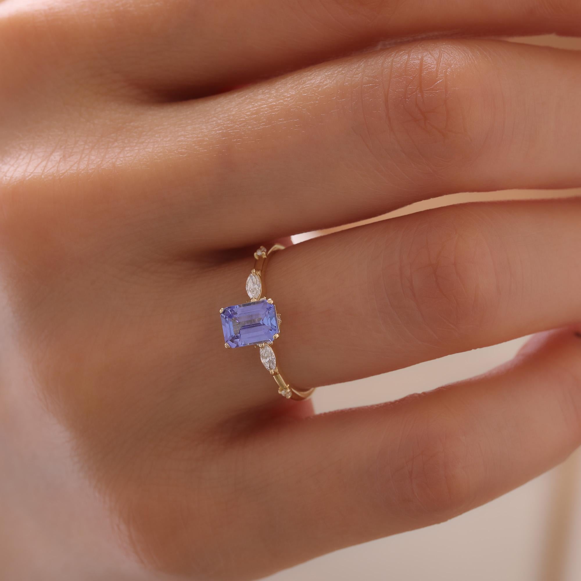 in vendita:  L'anello di fidanzamento Joie con tanzanite e diamanti 6