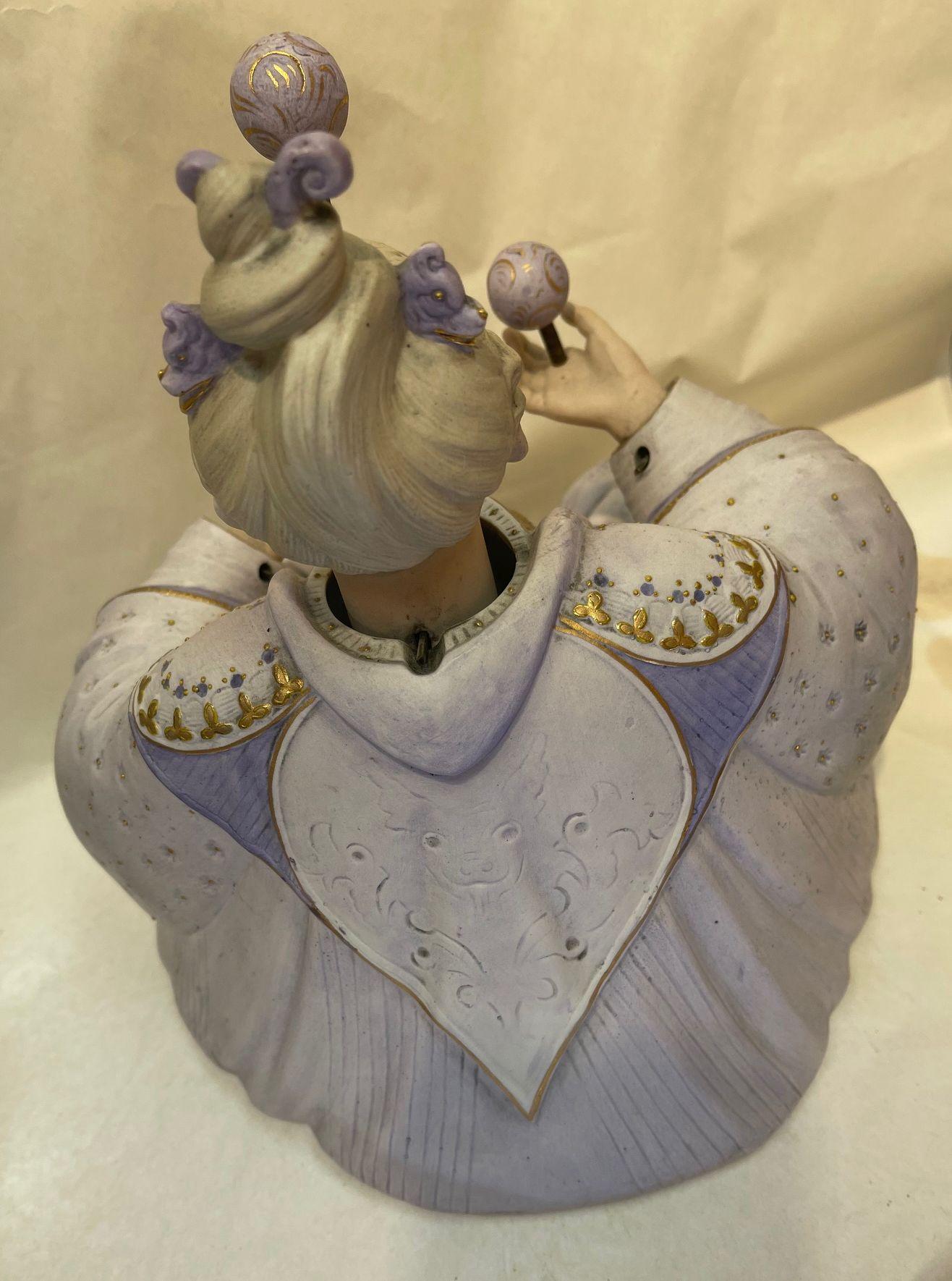 El Malabarista Porcelana Móvil  Escultura figurativa antigua Pintado a mano en venta