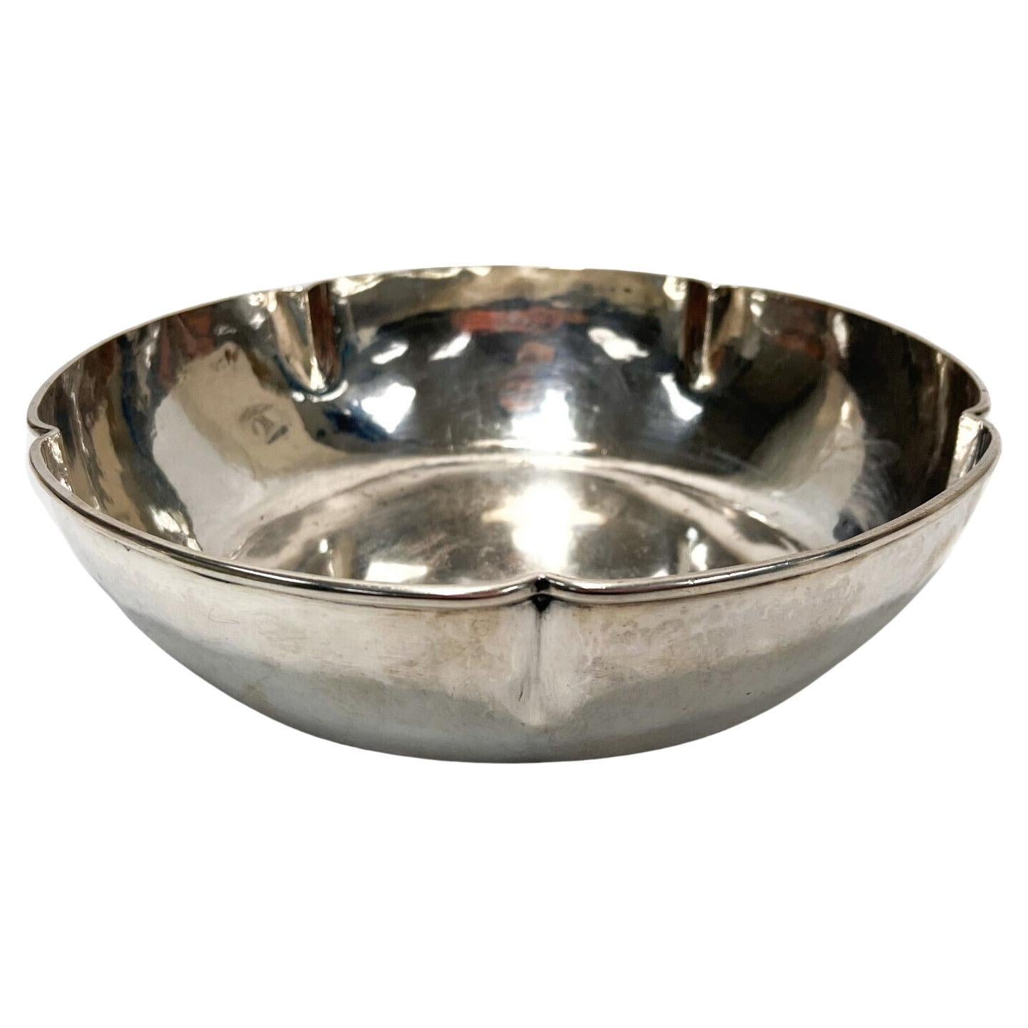  The Kalo Shops Sterling Silver Hand Wrought Scalloped Bowl #40, circa 1920 For Sale