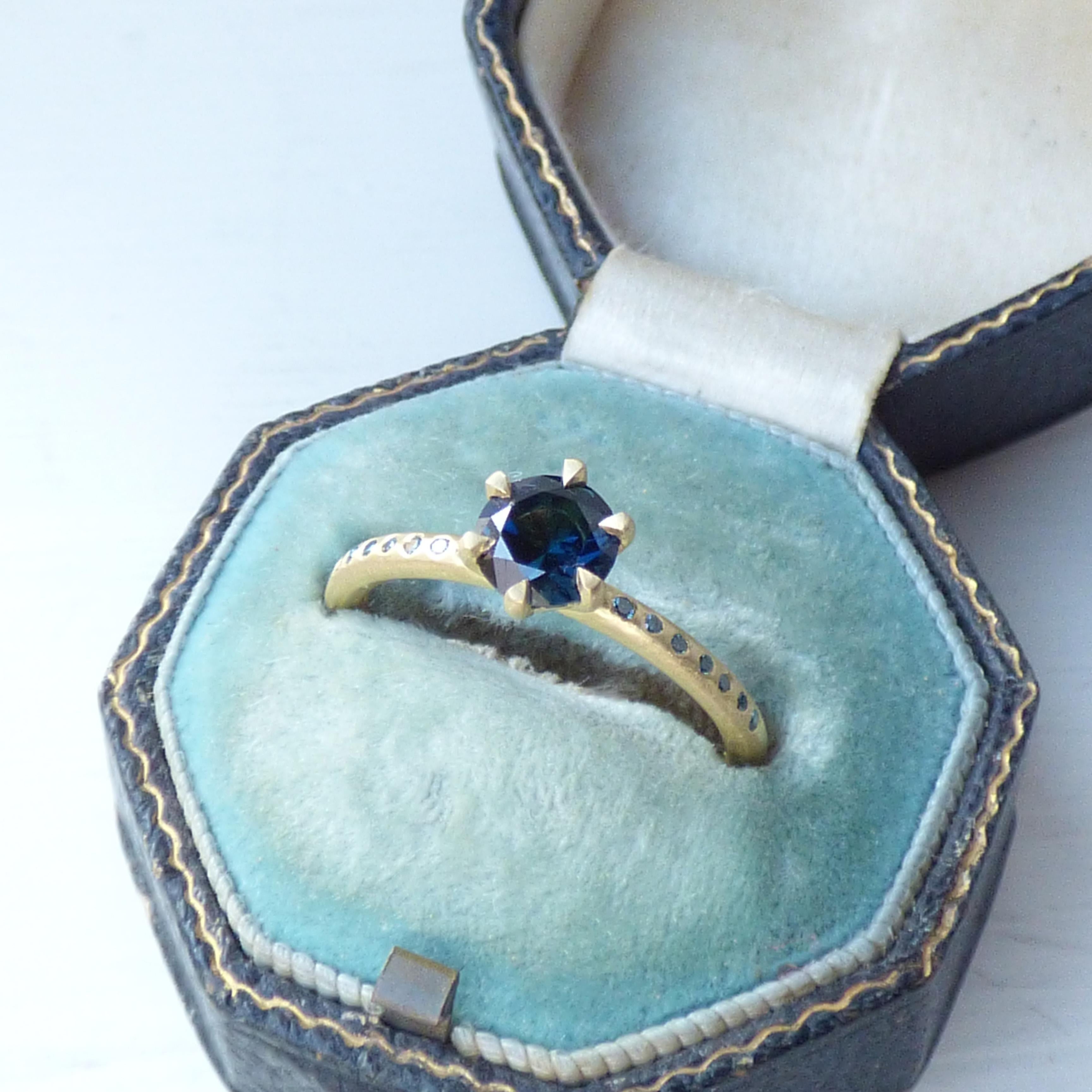 Contemporary The Kavi Ethical Engagement Ring 0.75 Parti Sapphire 18ct Fairmined Gold For Sale