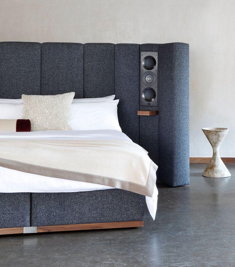The Kef Seventy Five & Savoir Nº2 Bed Set, Handcrafted, California King Size (Moderne) im Angebot