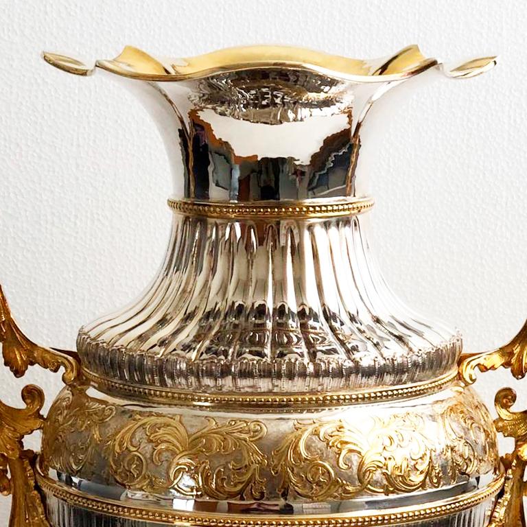 King, Sterling Silver Partially Gilt Vase, Made in Italy In New Condition For Sale In Milano, IT