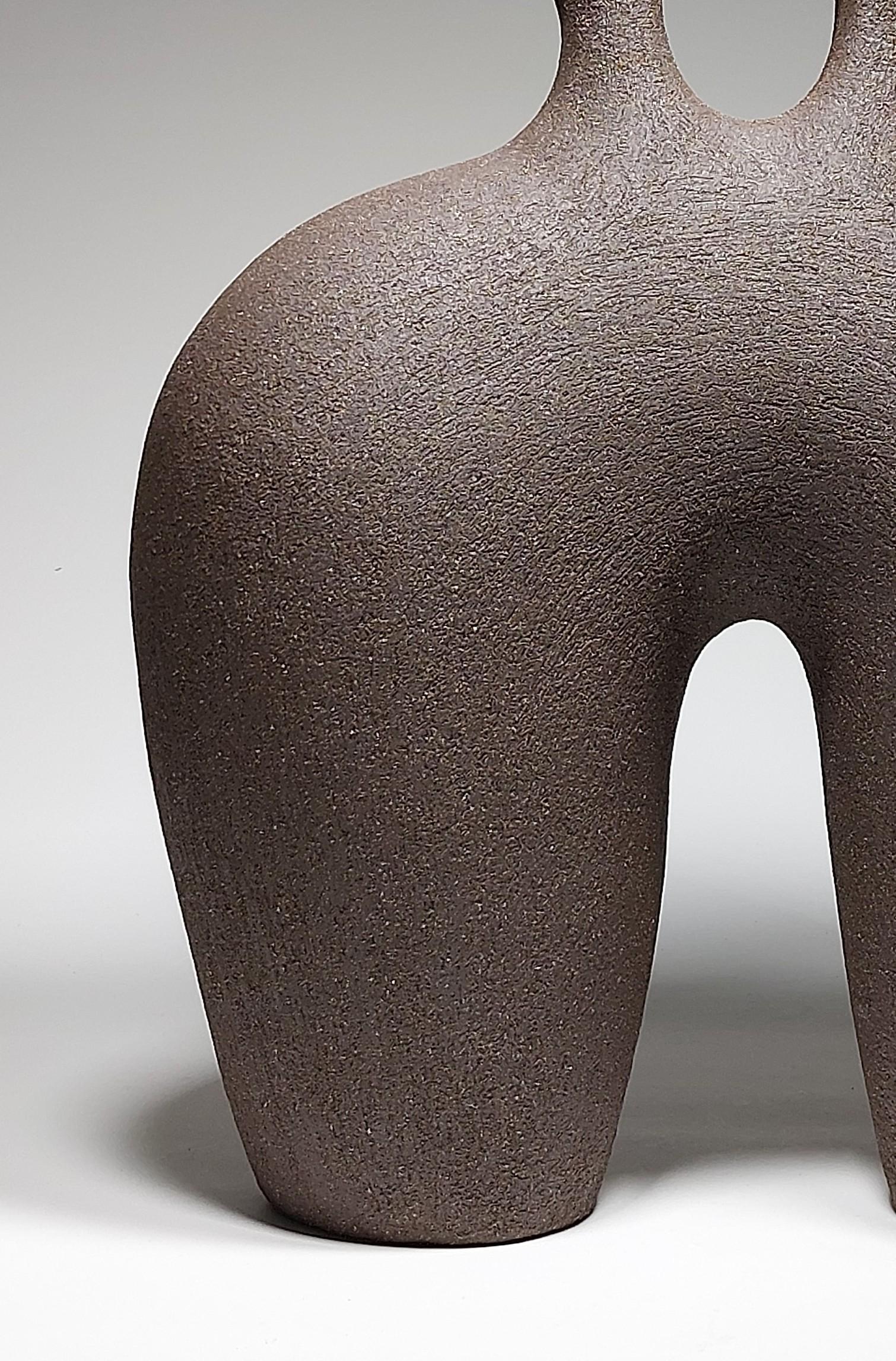 The Kiss - Ceramic Sculpture in Black Stoneware by Rachel Peters, UK, In Stock Neuf - En vente à Wirral, GB