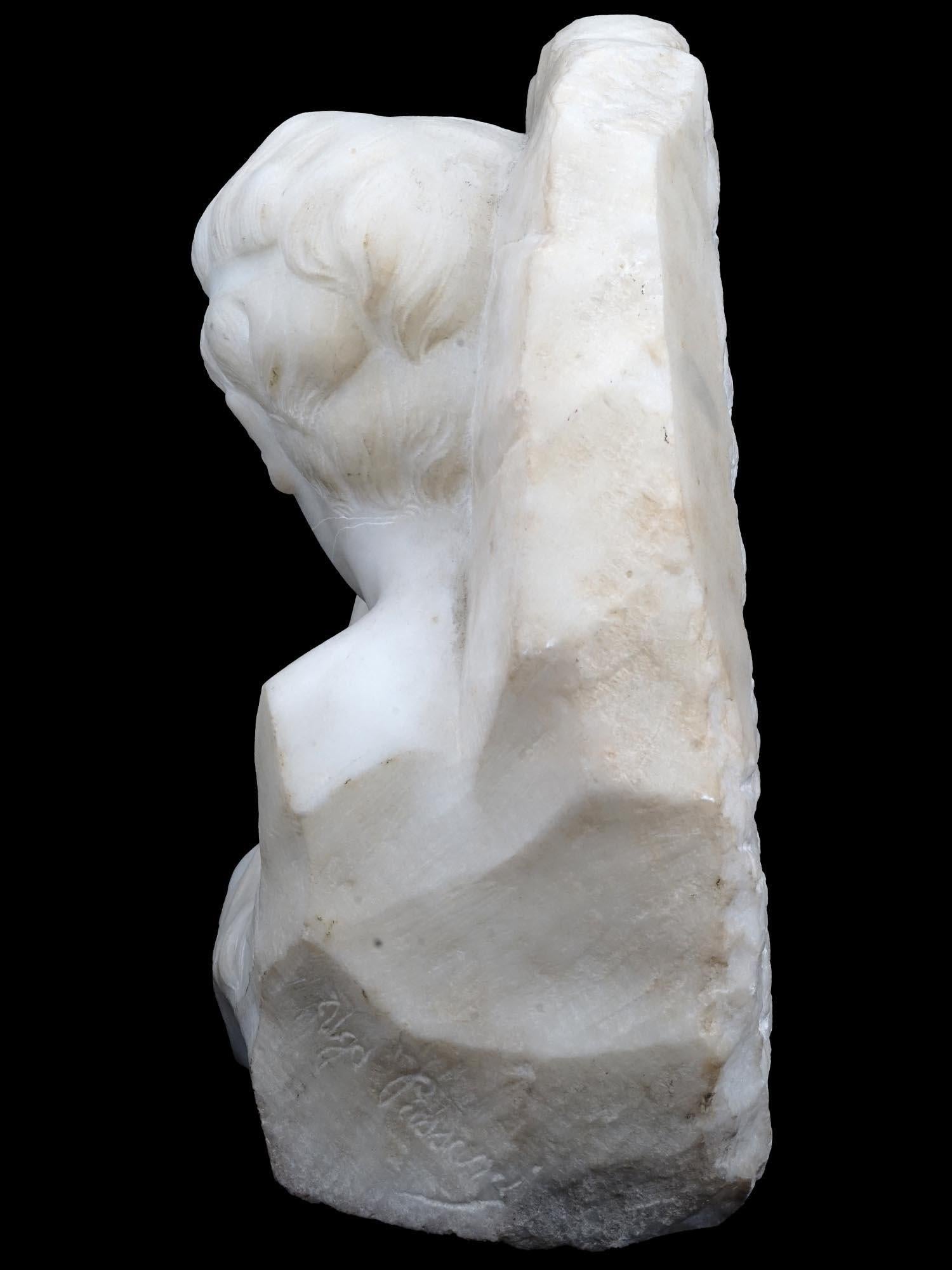 Sculpté à la main The Kiss Sculpture en marbre de l'Italien Ugo Passani en vente