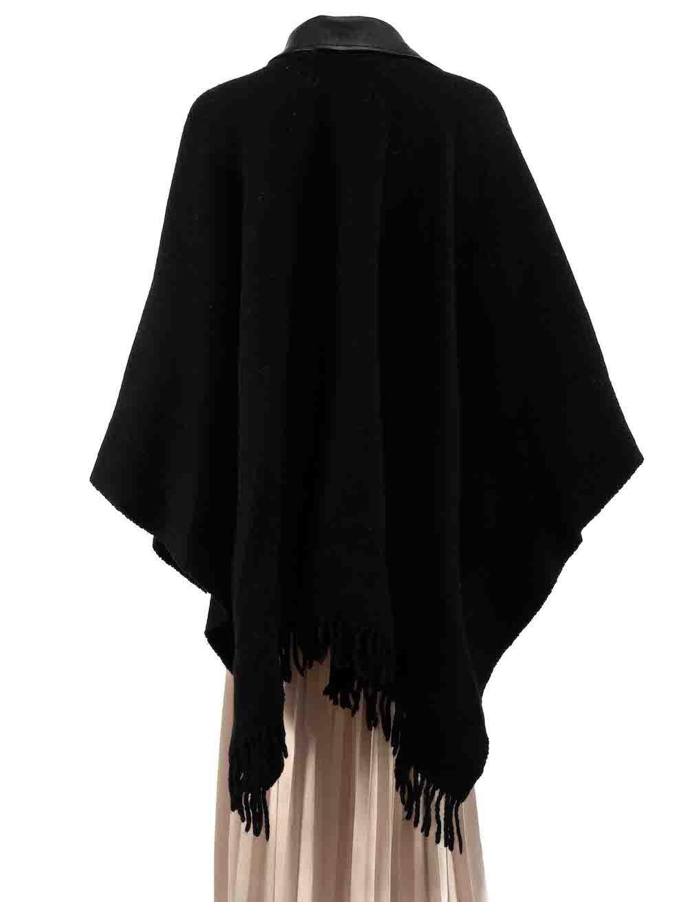 The Kooples Black Wool Leather Collar Fringed Poncho Size M In Good Condition For Sale In London, GB