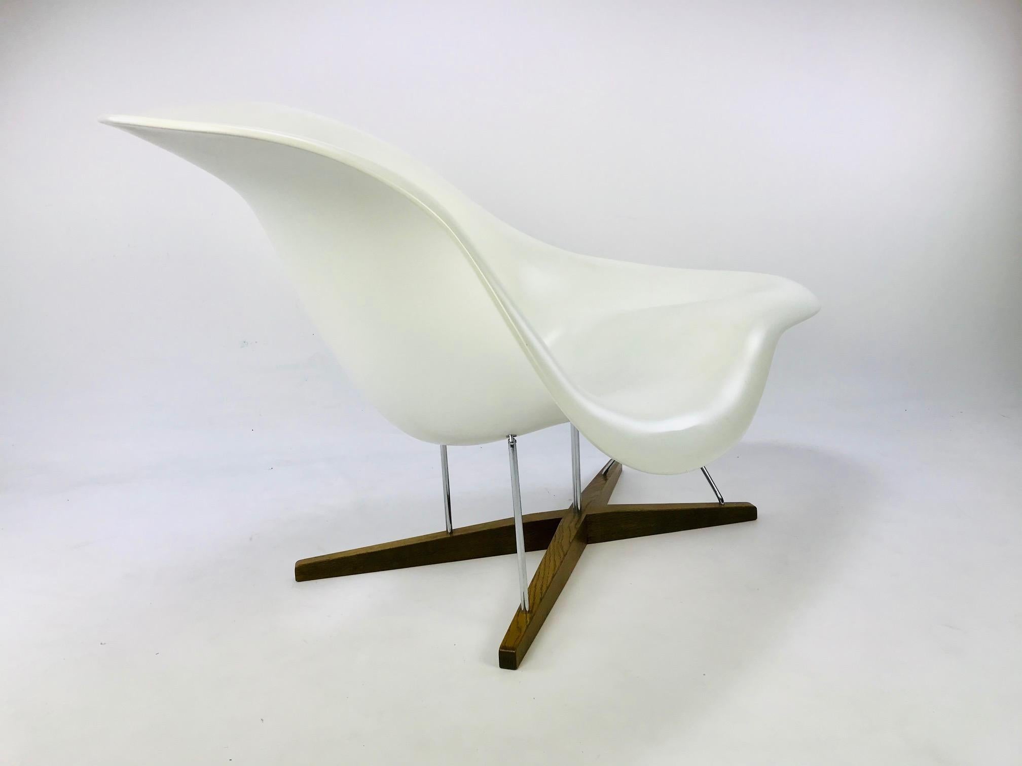 Mid-Century Modern The La Chaise Lounge Chair, Design by Charles & Ray Eames by Vitra