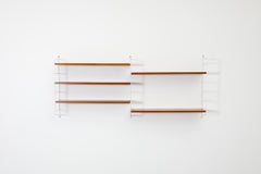 "La estantería escalera" Sistema de estanterías de 2 secciones de Nisse Strinning para String, 1949