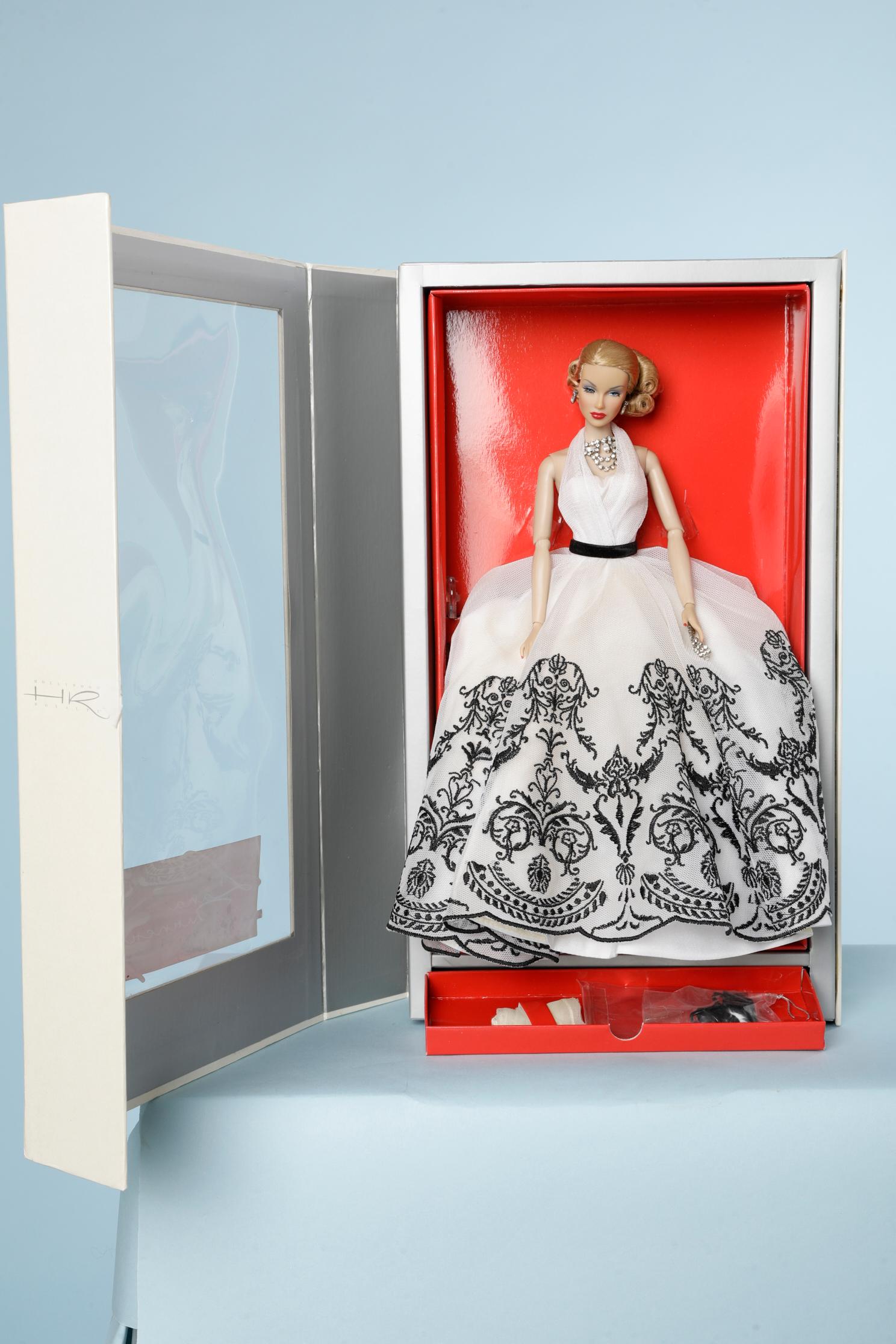 The Lana Turner doll / Hollywood Royalty
Certificate of authenticity.
Doll design by Jason Wu.
Size: 31,75cm = 12,5 inches
