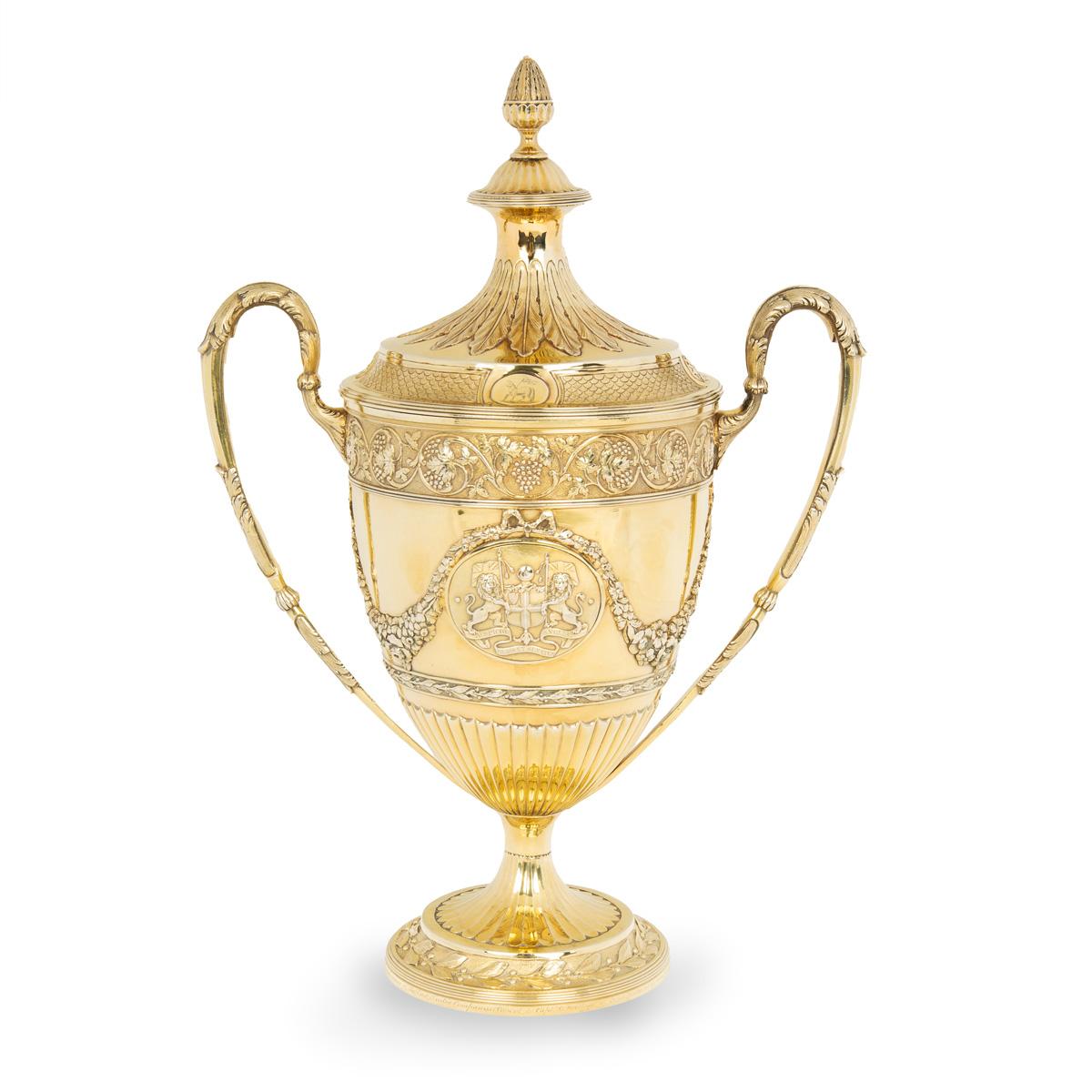 El gran e interesante trofeo de plata dorada del capitán George siglo XVIII y antes en venta