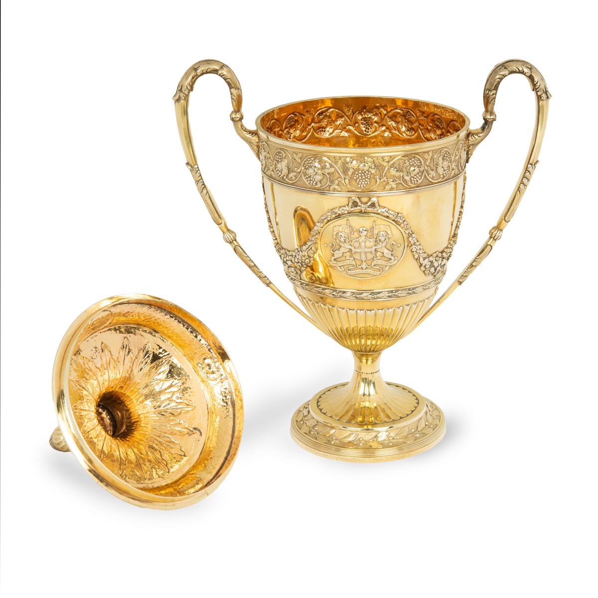 El gran e interesante trofeo de plata dorada del capitán George Silver en venta