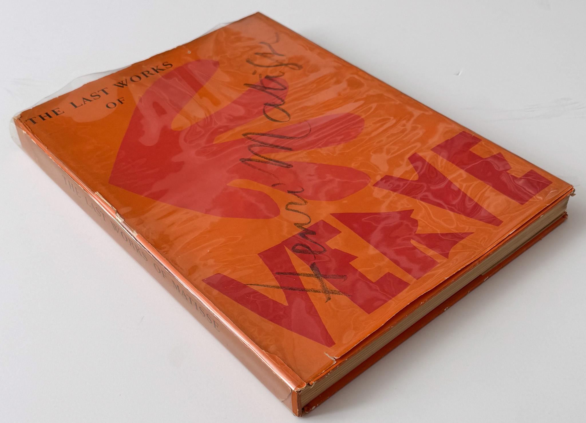 Première édition américaine de Verve no. 35/36, publiée en 1958 (comme l'édition Verve) par Harcourt, Brace & Co et imprimée en France avec des lithographies en couleur des collages sur papier découpé par Mourlot Frères et des héliogravures en noir