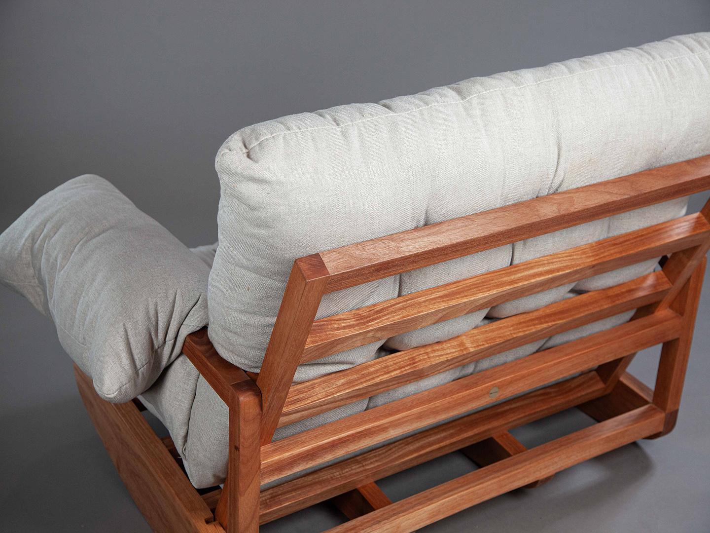Fauteuil The Laziness en bois massif brésilien avec pouf à bascule en vente 10