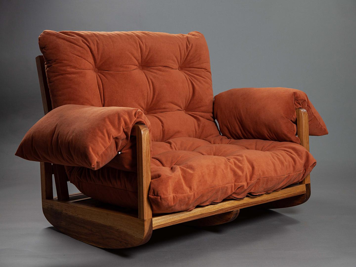 XXIe siècle et contemporain Fauteuil The Laziness en bois massif brésilien avec pouf à bascule en vente