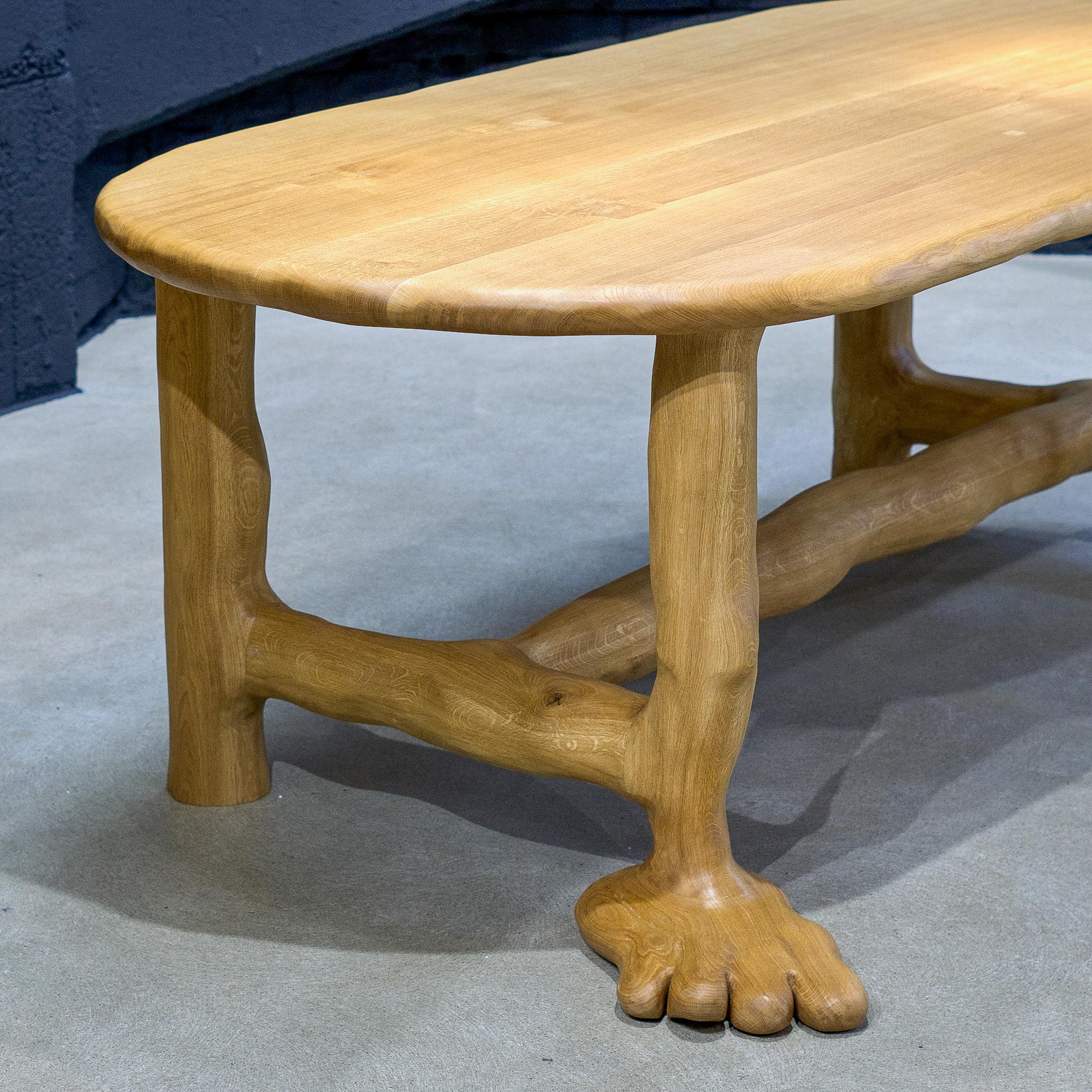 The Leg Dining Table - Sculptural Table in Oak Wood For Sale 2