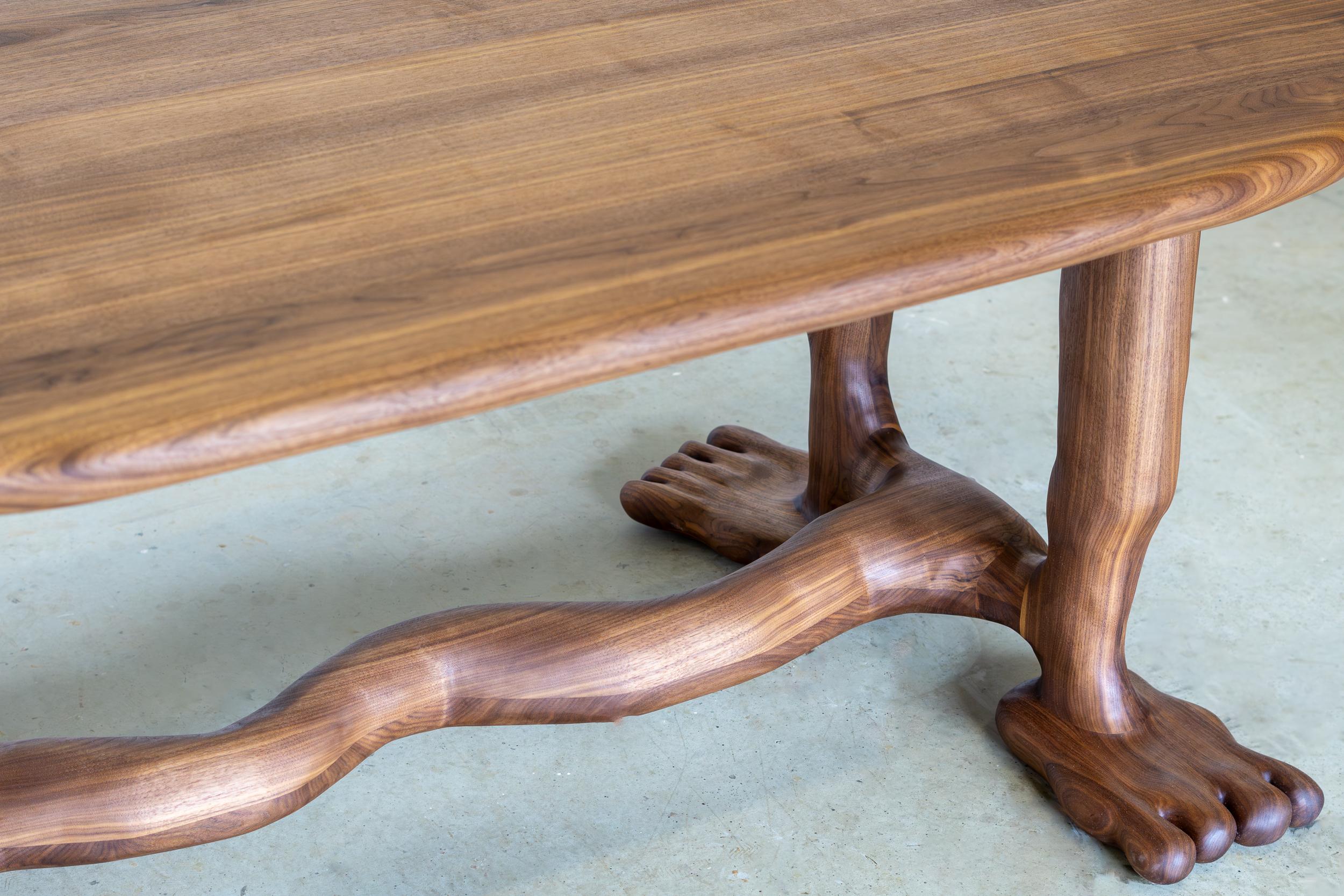 The Leg Dining Table - Sculptural Table in Walnut Wood In New Condition For Sale In Waiblingen, BW