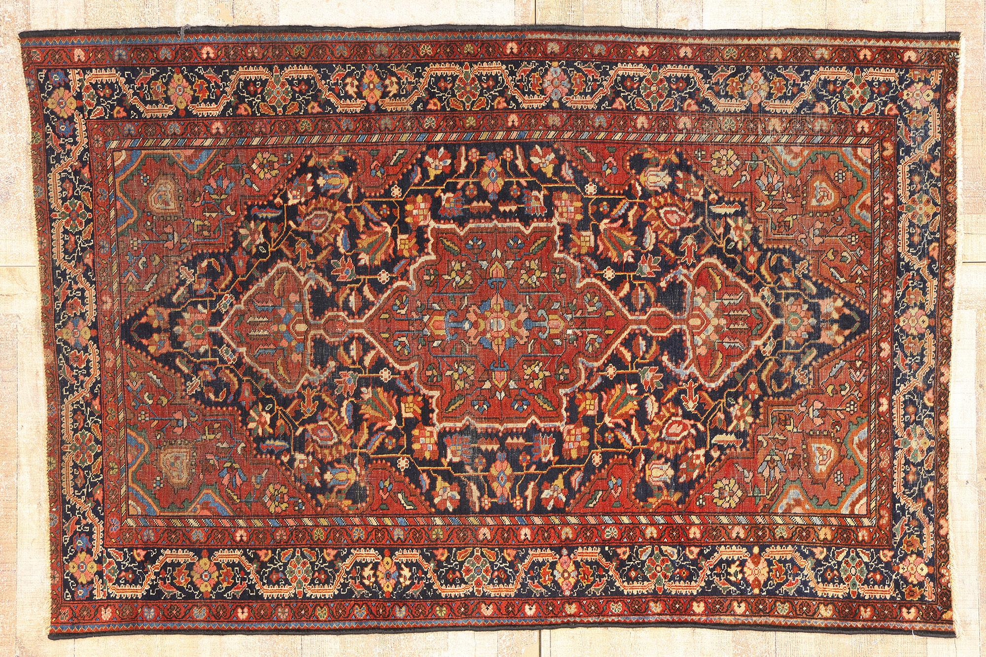 The Legacy of Tabriz: Late 19th Century Persian Rug of Timeless Grandeur in vendita 3