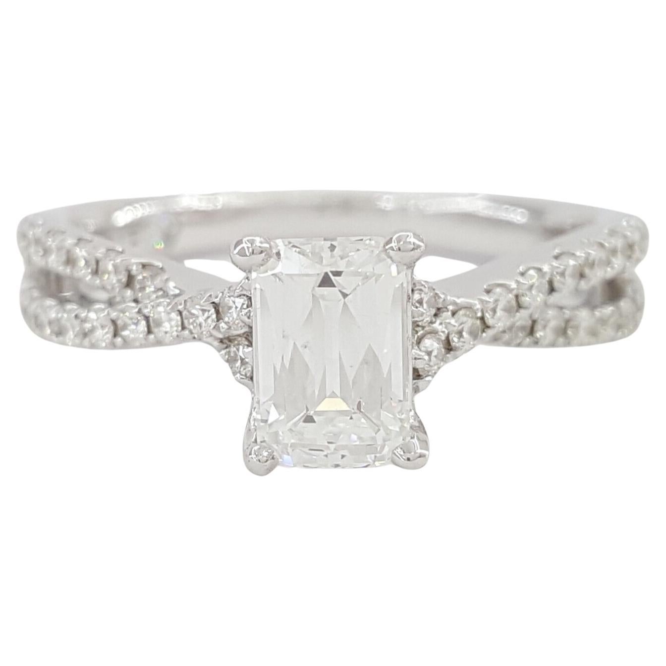 THE LEO, bague de fiançailles Leo avec diamant taille émeraude, poids total de 1,13 carat en vente