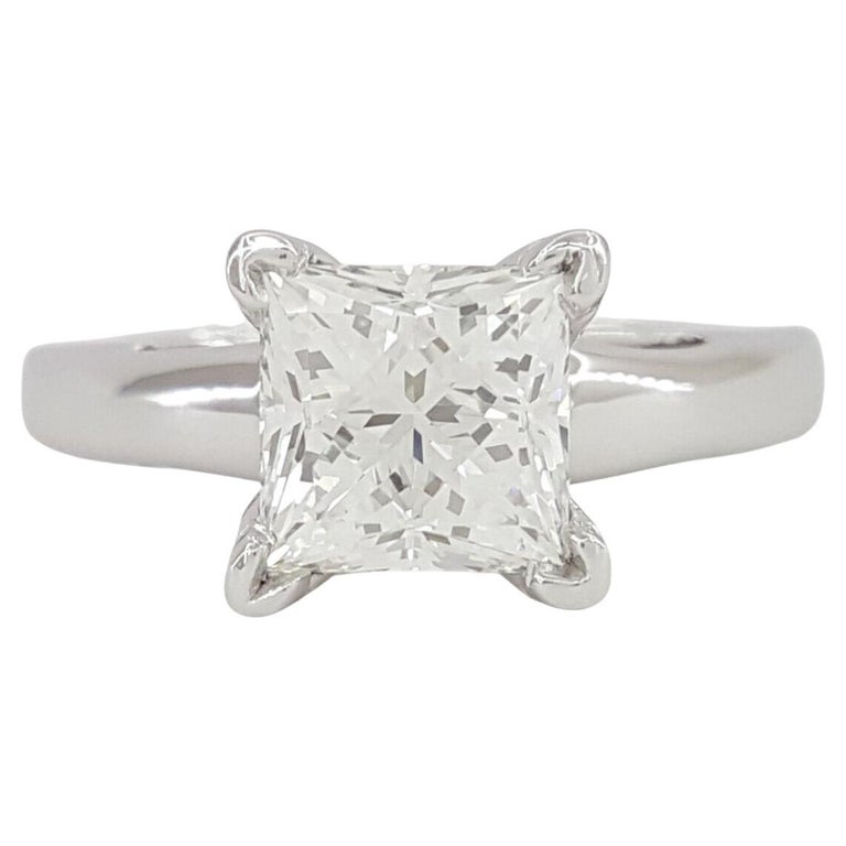 Le LEO Bague princesse brillante en or blanc et platine avec diamants de 1,50 carat En vente sur