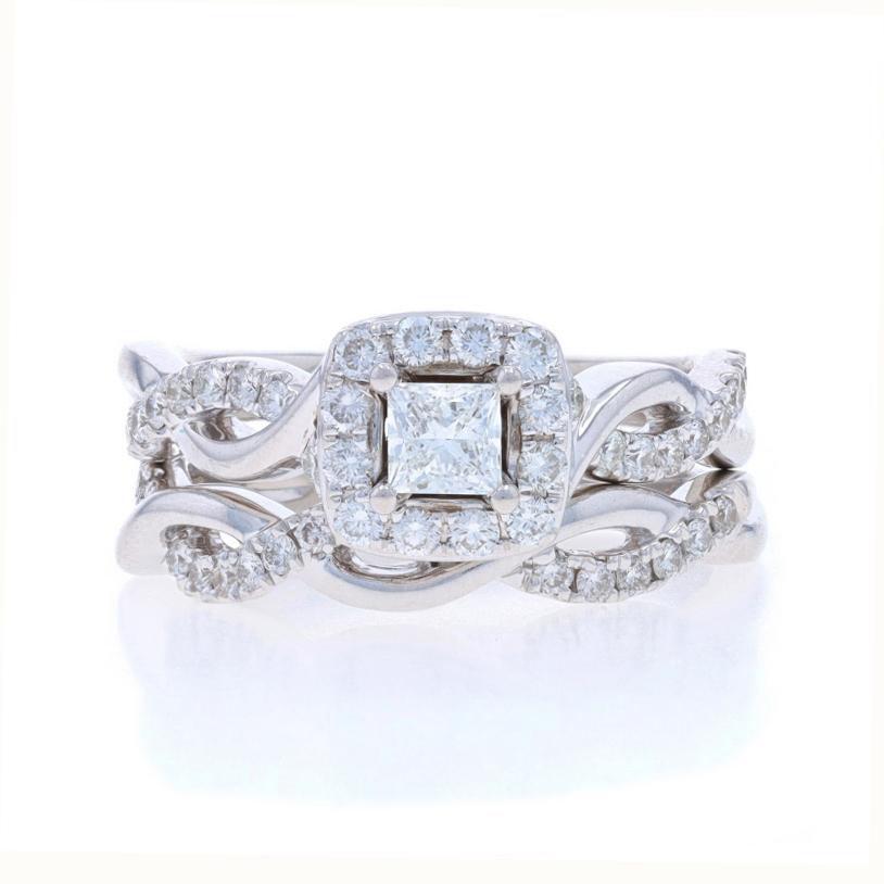 Precio de venta al público: 3799
Marca: El LEO

Talla: 6 3/4
Tasa de tallaje: Una talla más por 80 $ o una talla menos por 60 $.

Contenido de metal: Oro blanco de 14 quilates

Información sobre Stone
Diamante natural
Quilate(s): .25 ct
Cortar: LEO