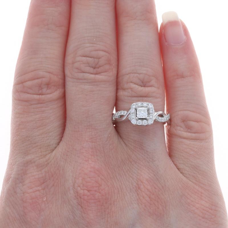 The LEO Diamond Halo Alianza de compromiso Oro blanco 14k LEO Princess .70ctw Corte princesa en venta
