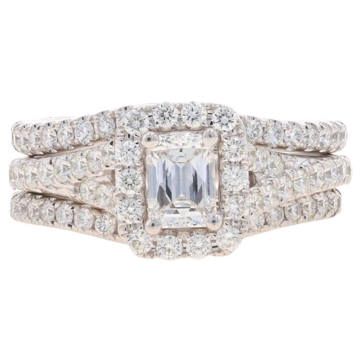 Le LEO, bague de fiançailles et alliances halo de diamants en or blanc 14 carats LEO 1,45 ctw GSI en vente
