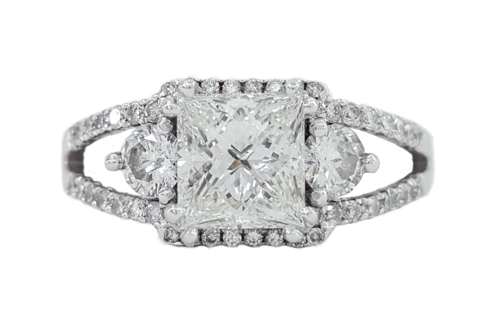 Modern The Leo Diamond Princess Cut 1.45 Diamdond Ring For Sale