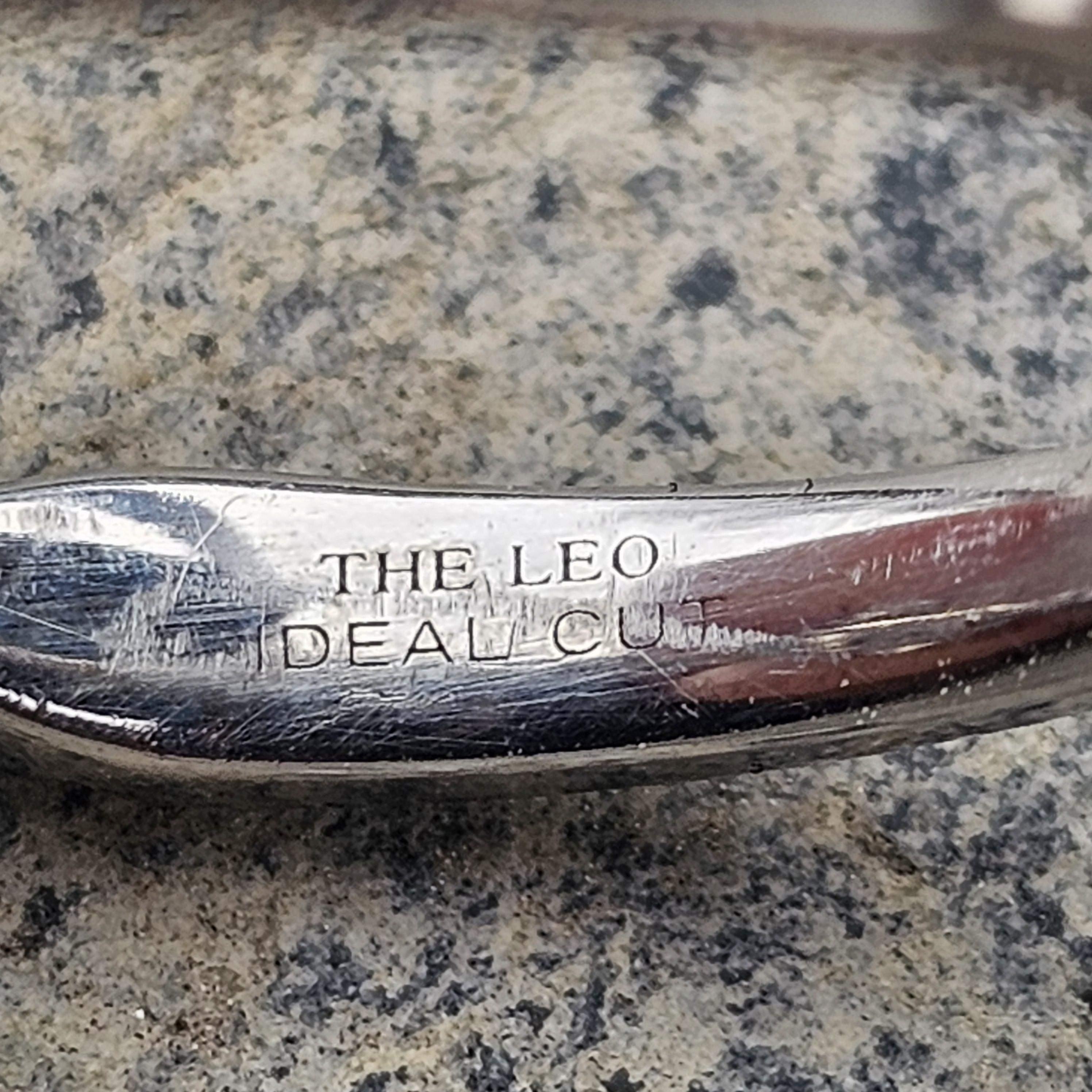 The Leo Ideal Cut Diamond Anello di fidanzamento Halo ~.86ctw 14k White gold sz 8.25 in vendita 1