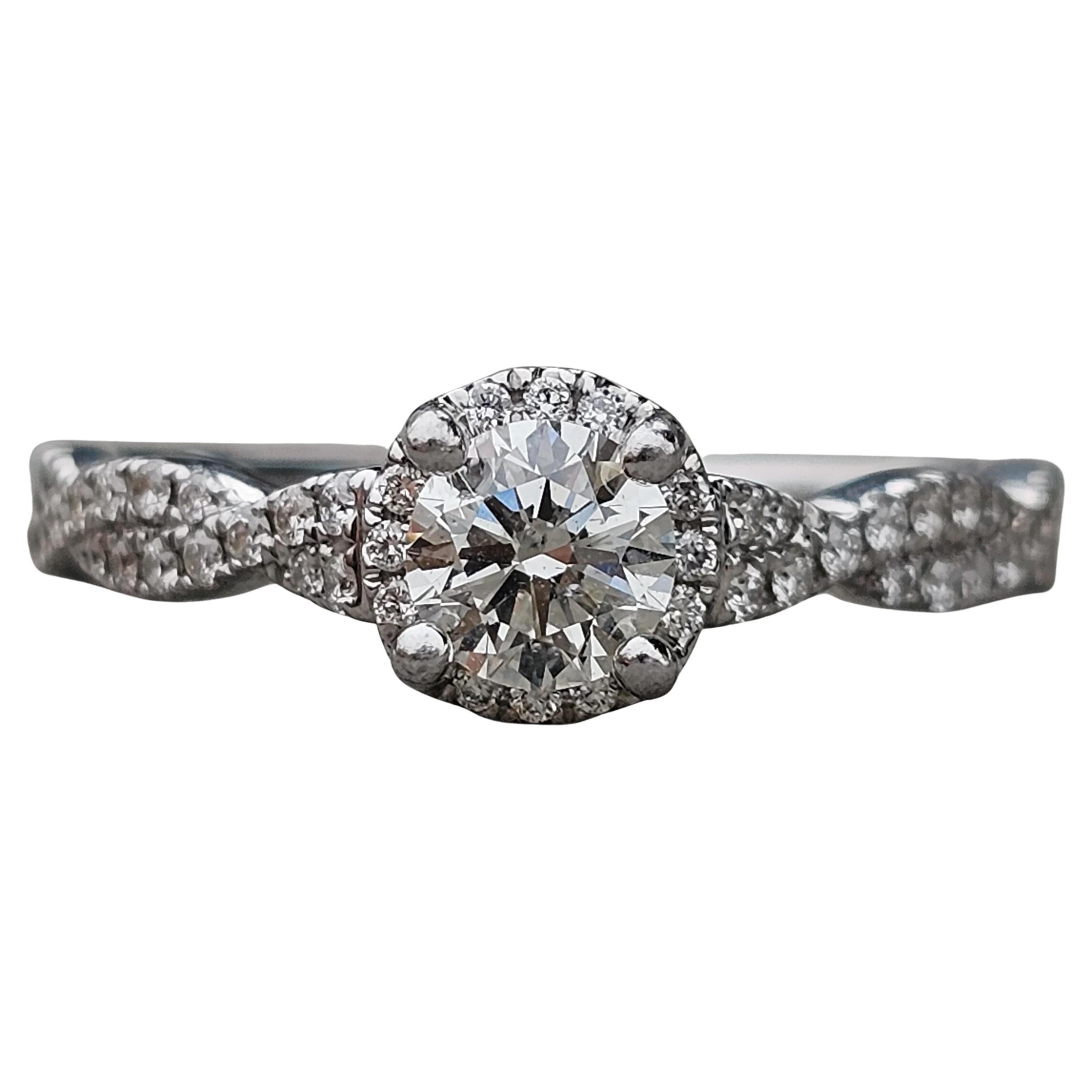 The Leo Ideal Cut Diamond Anello di fidanzamento Halo ~.86ctw 14k White gold sz 8.25 in vendita
