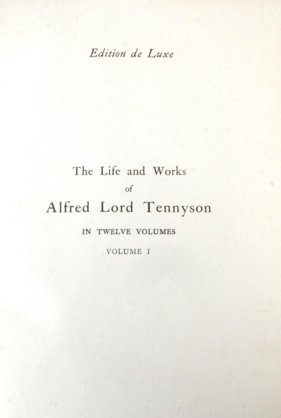 Das Leben und die Werke von Alfred Lord Tennyson in zwölf Bänden, limitierte Ausgabe. London: MacMillian and Co., Limited, 1898. Marokkanische Leder- und Papiereinbände mit vergoldetem Einband und Goldschnitt. Ein Satz von 12 antiken, in Leder