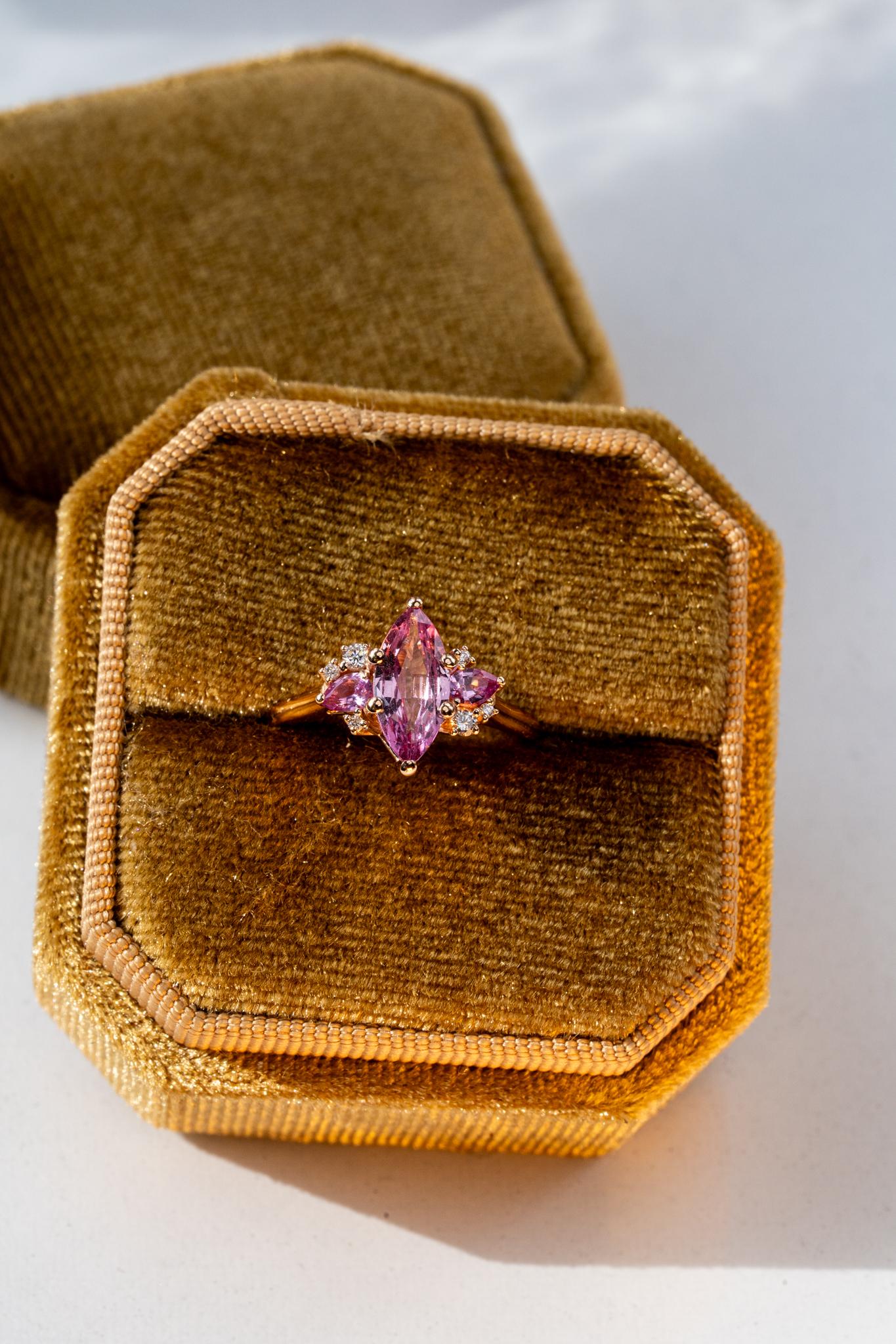 En vente :  Bague de fiançailles saphir rose lilas et diamant 8