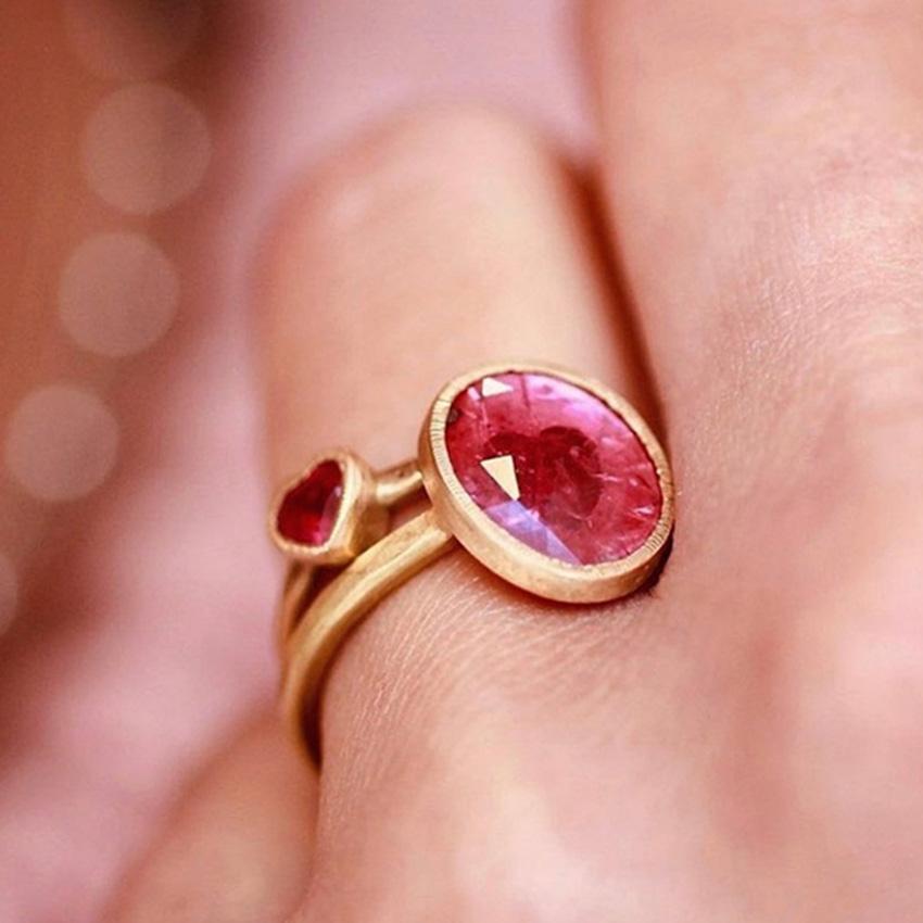 For Sale:  The Lippika Ethical Ring 18ct Fairmined Gold 0.25 Ruby Heart 4