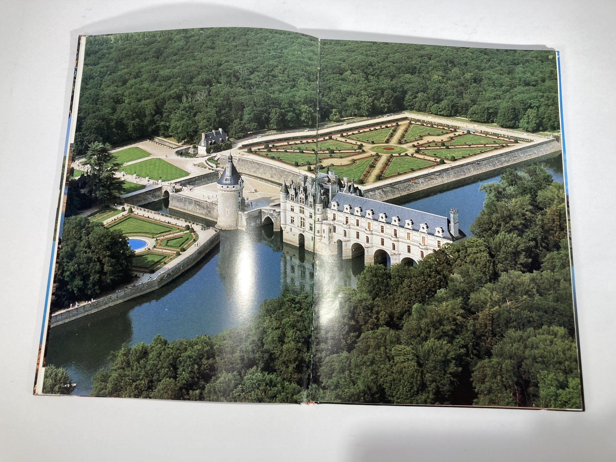 Loire Castles Artaud Freres Publication Hardcover Book by Armel De Wismes For Sale 3