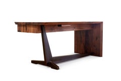 The London "I" - An Executive Desk