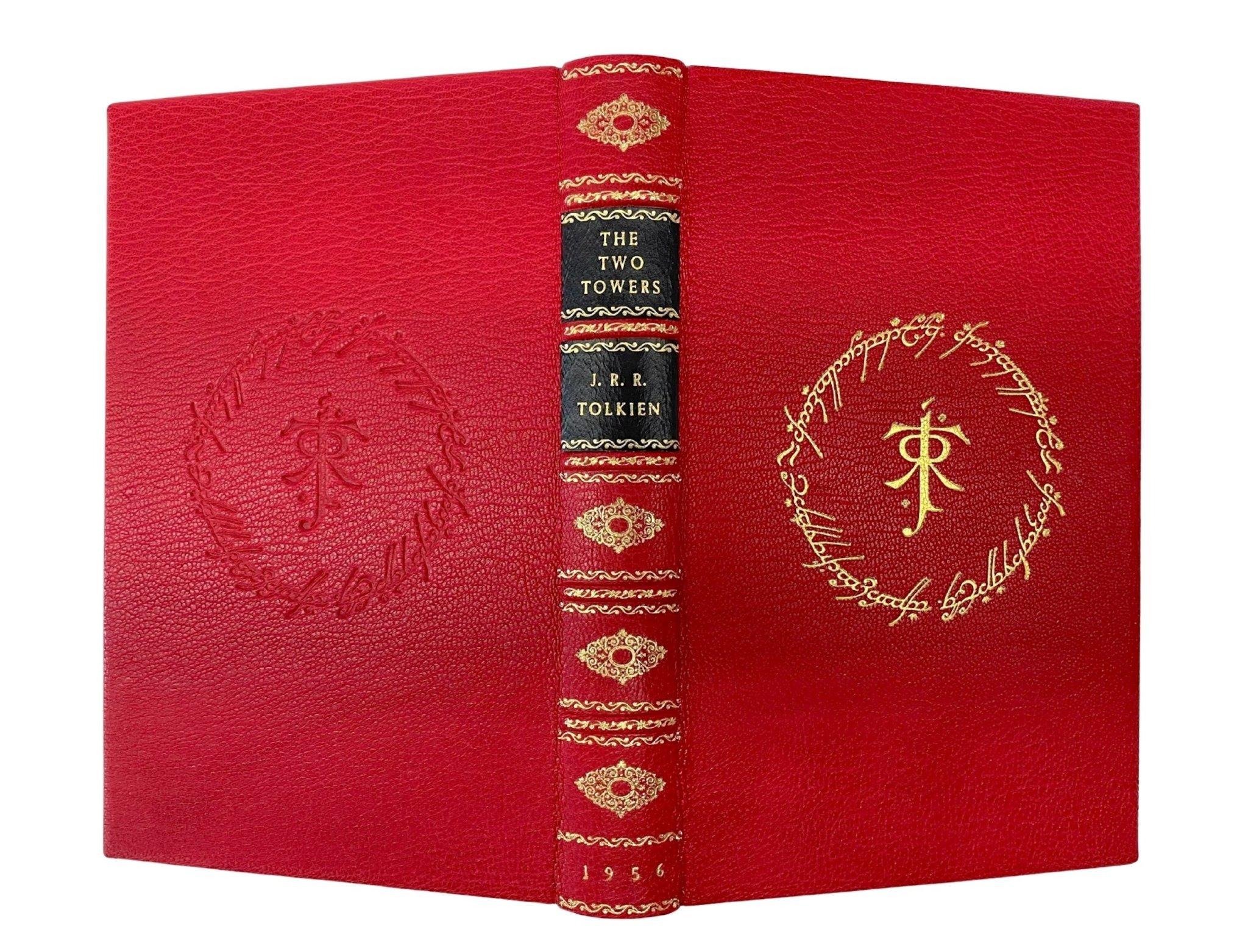 Milieu du XXe siècle La trilogie du Seigneur des Anneaux par J.R.R. Tolkien, première édition, coffret en trois volumes en vente