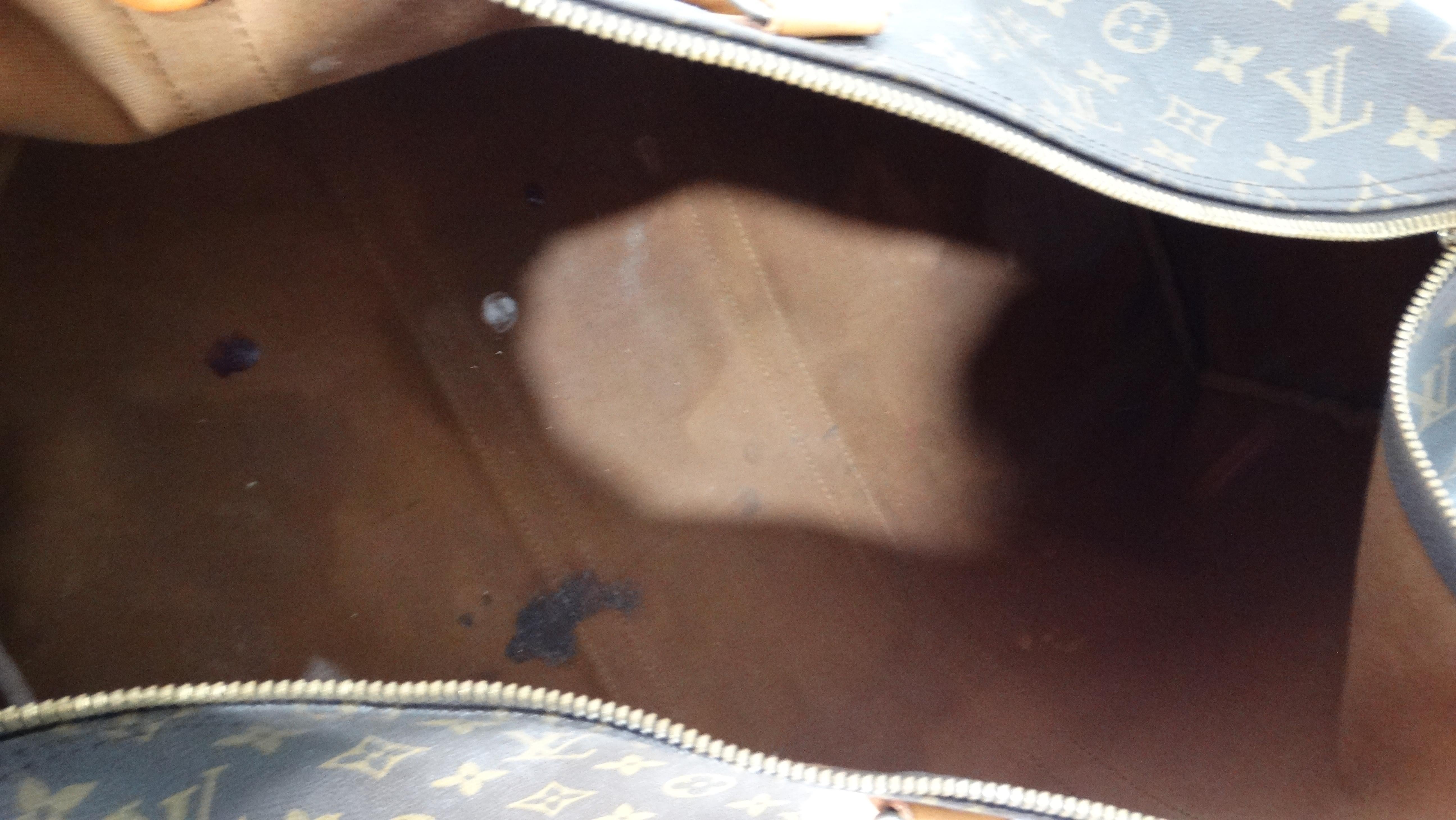 The Louis Vuitton Keepall 55 Monogram Coated Canvas Duffel Bag en venta 6